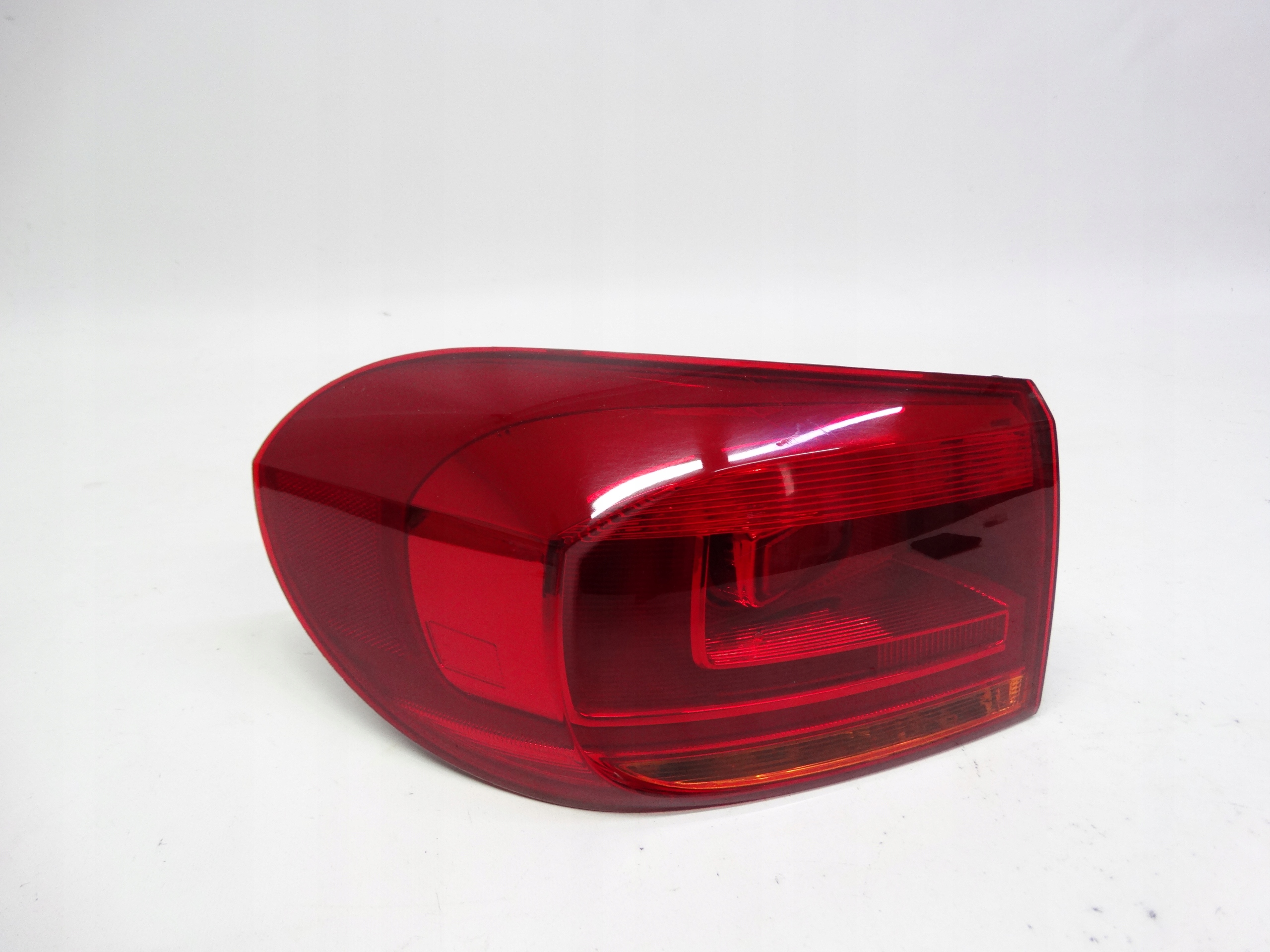 Second image of VW Tiguan I Lift 5N 2011-2016 lampa tylna lewa 5N0945311D oryginalna