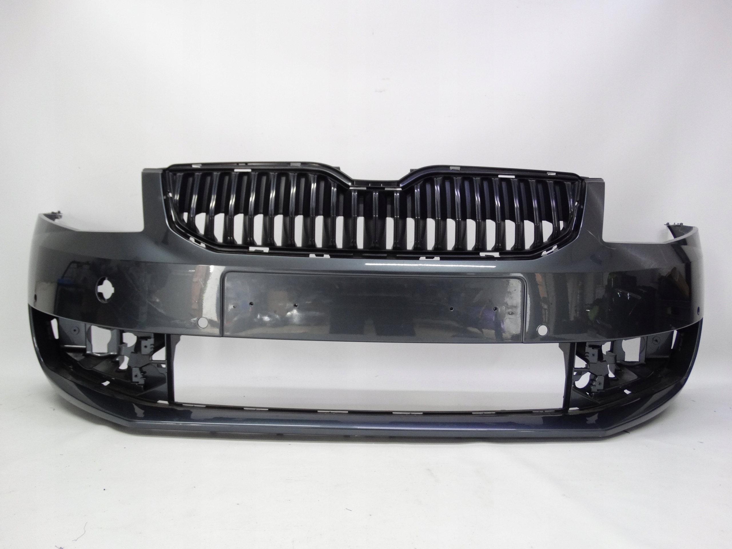 Second image of Skoda Octavia III 5E 2013-2016 zderzak przedni oryginalny 5E0807221