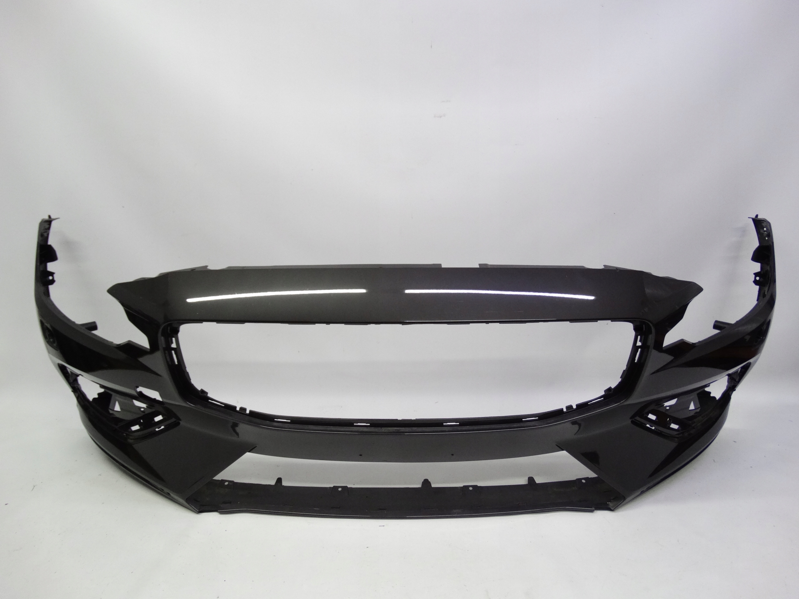 Second image of Volvo V60 Cross Country II 2018-2023 zderzak przedni oryginalny 31690589