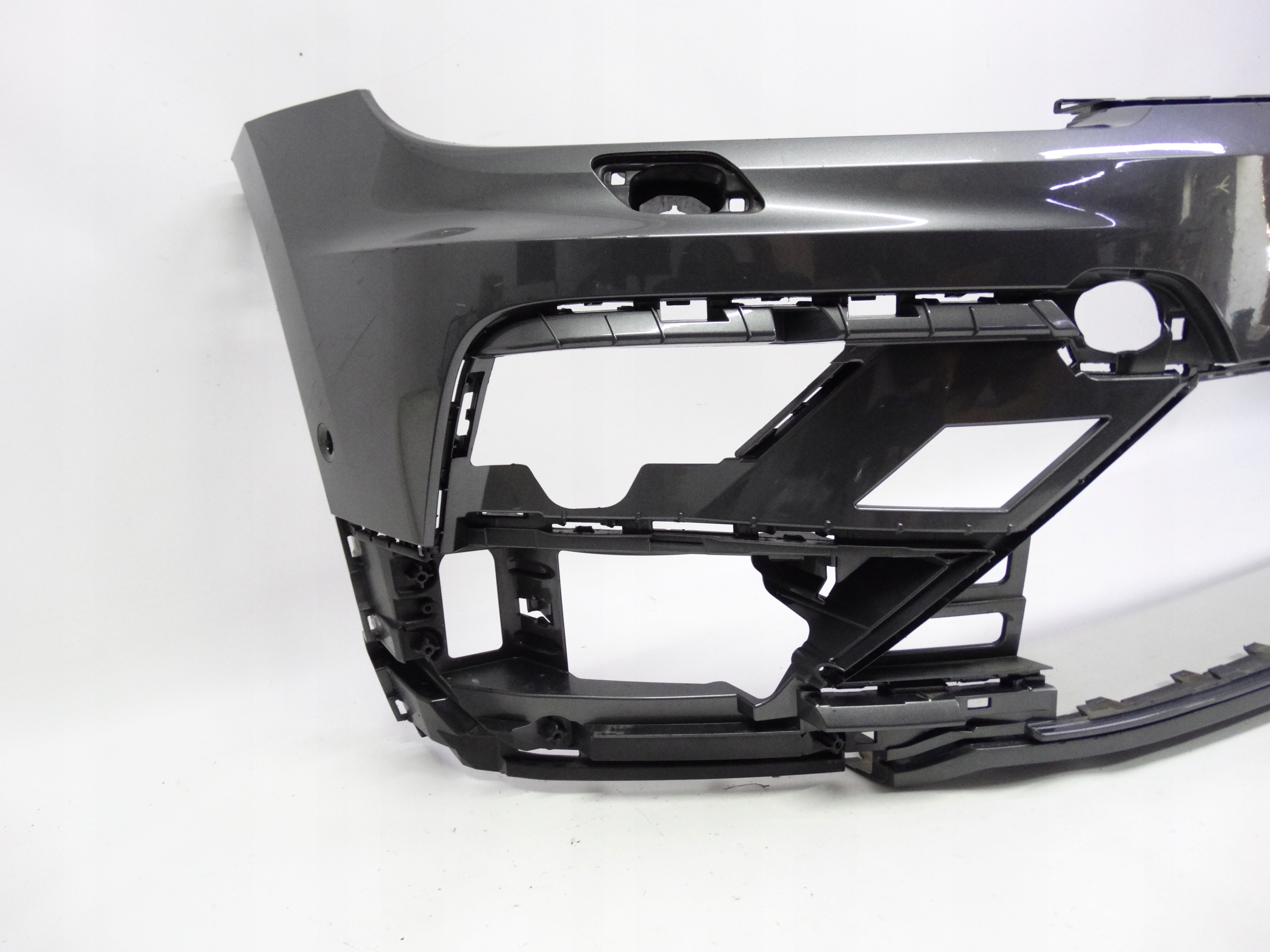 Second image of VW Tiguan II R-Line 5NA 2016-2020 zderzak przedni 5NA807221B oryginalny