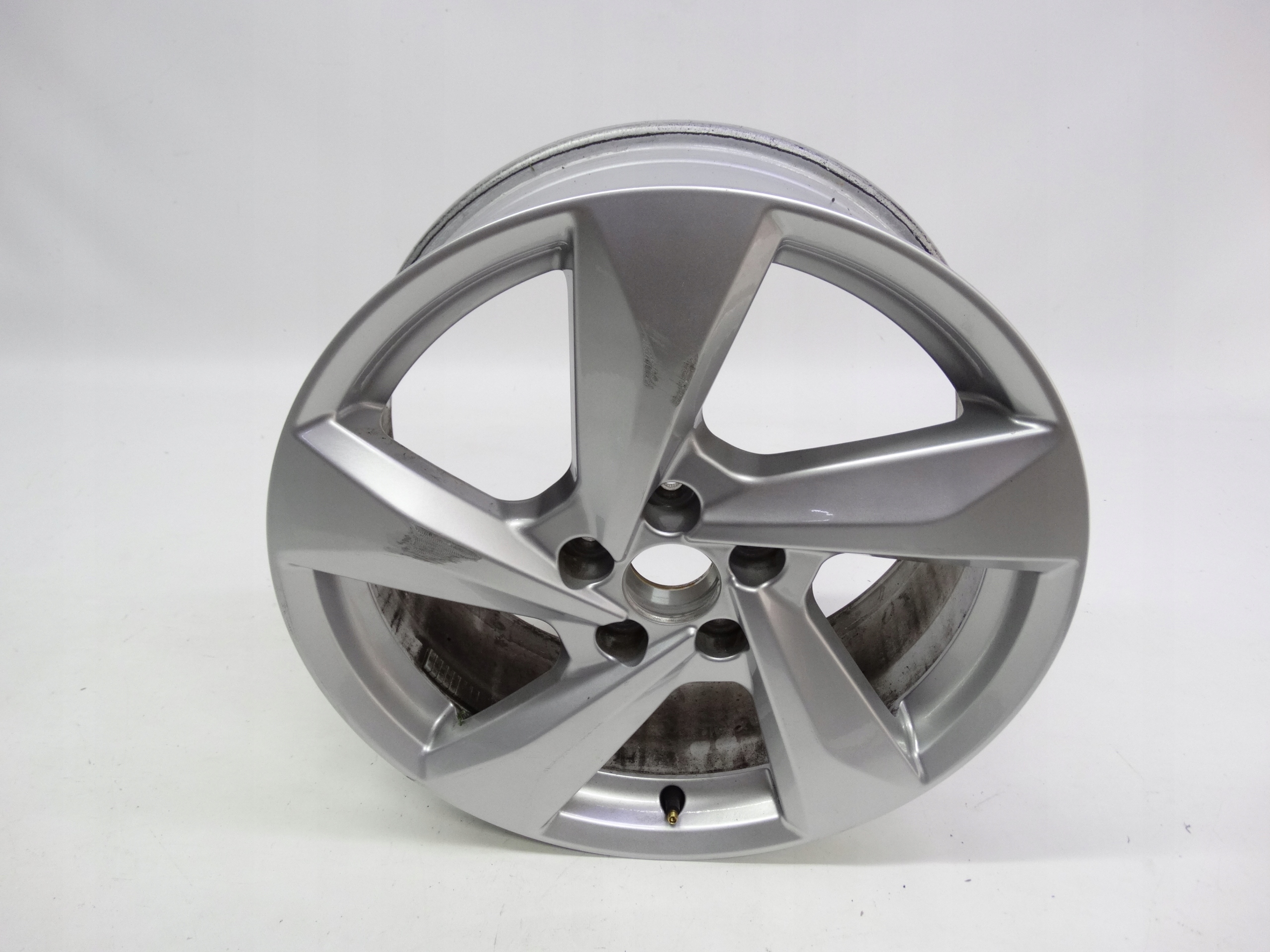 Second image of Audi Q3 II 83A felga 18 cali 83A601025H oryginalna