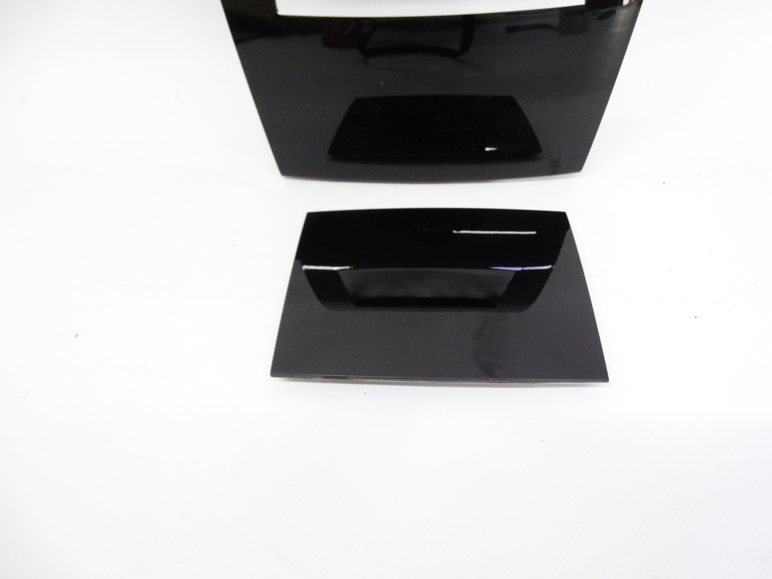 Second image of Aston Martin DB9 Vantage dekor tunelu środkowego czarny 4G43-045K18-B