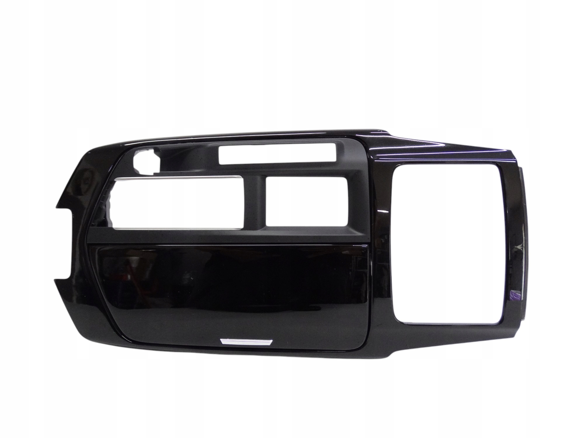 Maserati Levante M161 16-24 tunel środkowy dekor 670228283 oryginalny