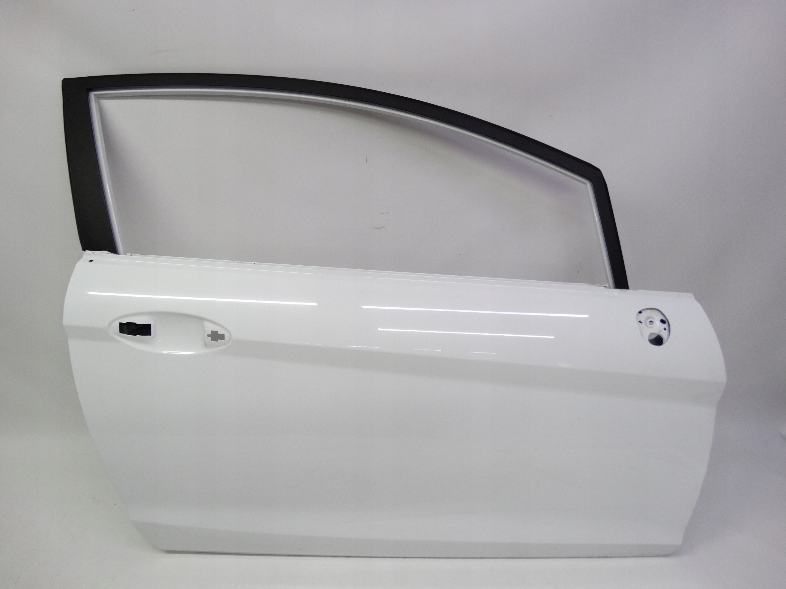 Second image of Ford Fiesta Mk7 3D 08-16 drzwi prawe przednie oryginalne