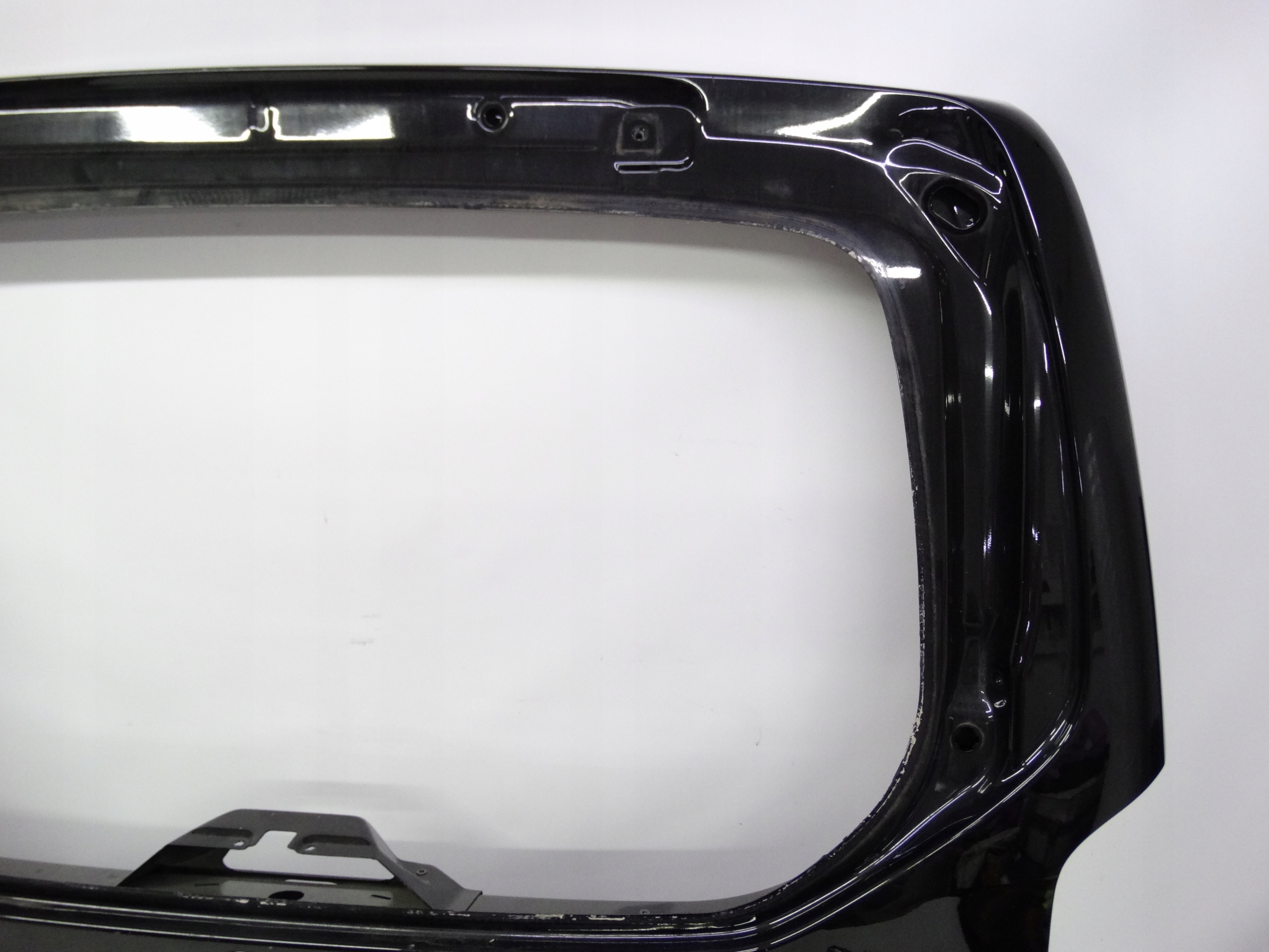 Second image of Mercedes V-Klasa W447 14- klapa bagażnika A4477400201 oryginalna