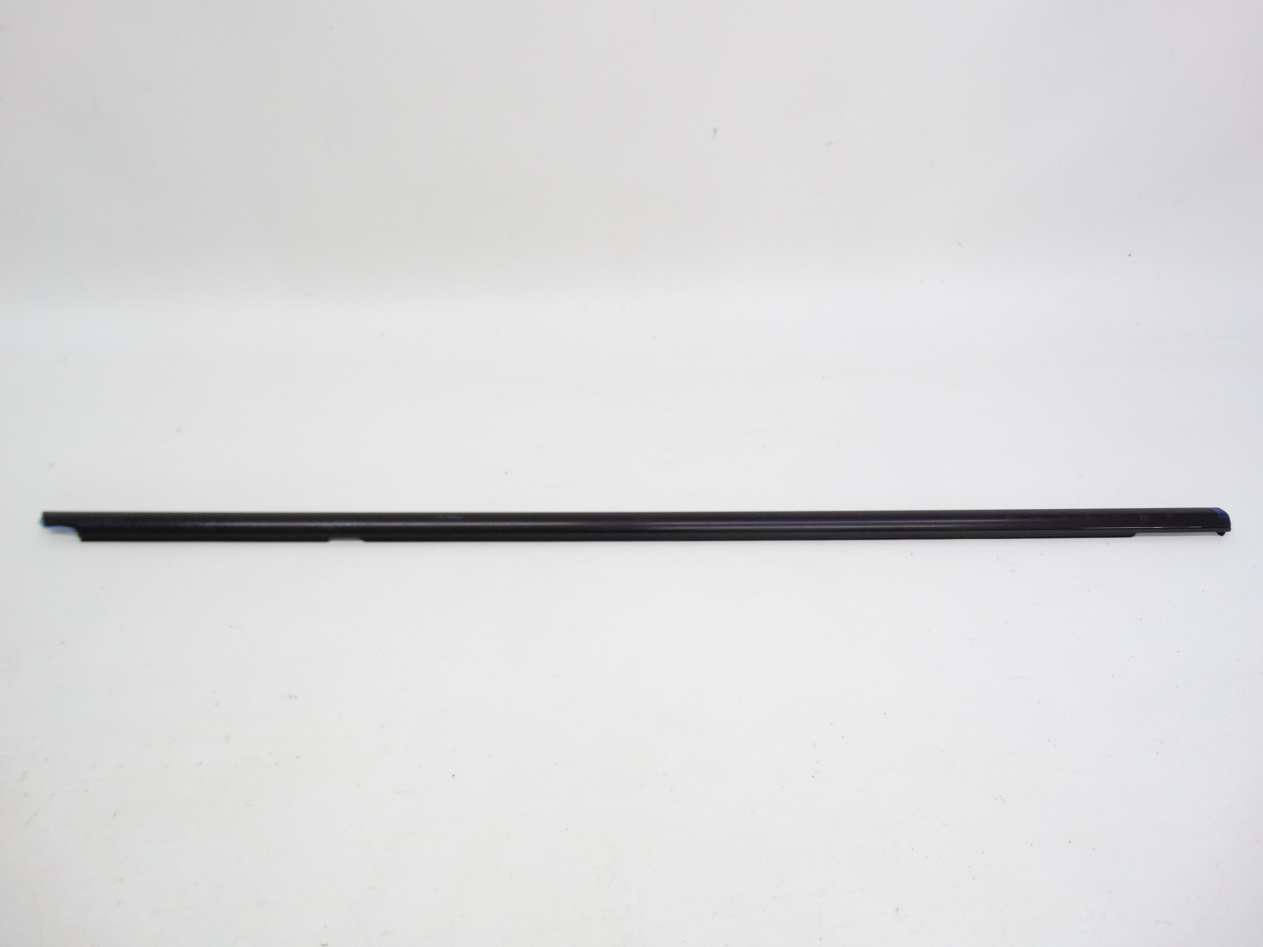 Second image of VW Touareg III Lift 23+ listwa zgarniająca drzwi prawa przednia 760837476C