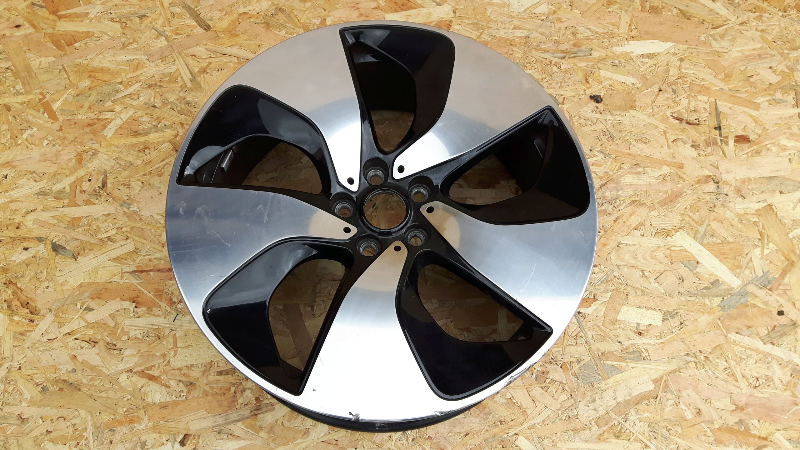 Felga BMW i8 20 cali 6853004 7,5j oryginalna