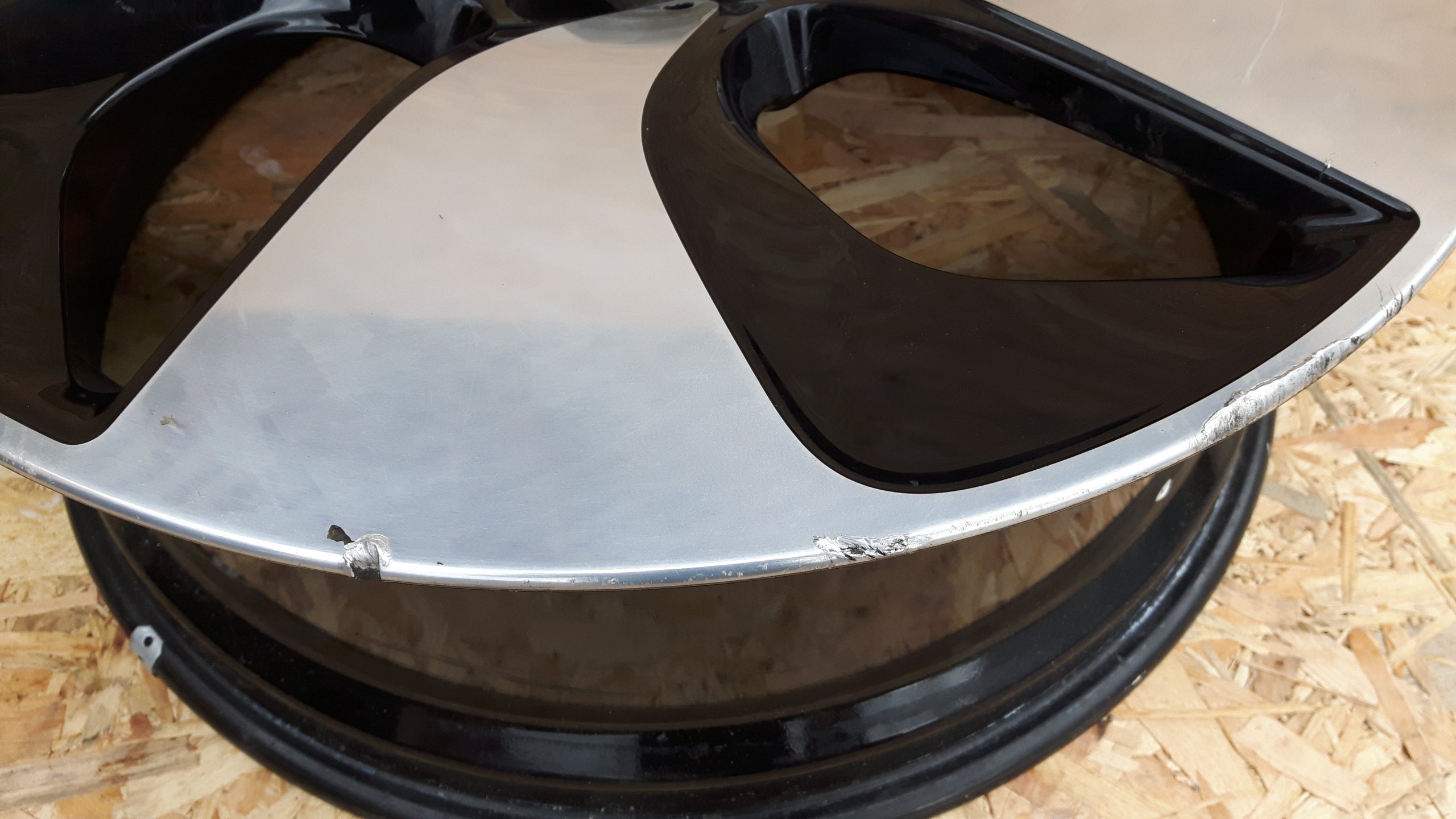 Second image of Felga BMW i8 20 cali 6853004 7,5j oryginalna