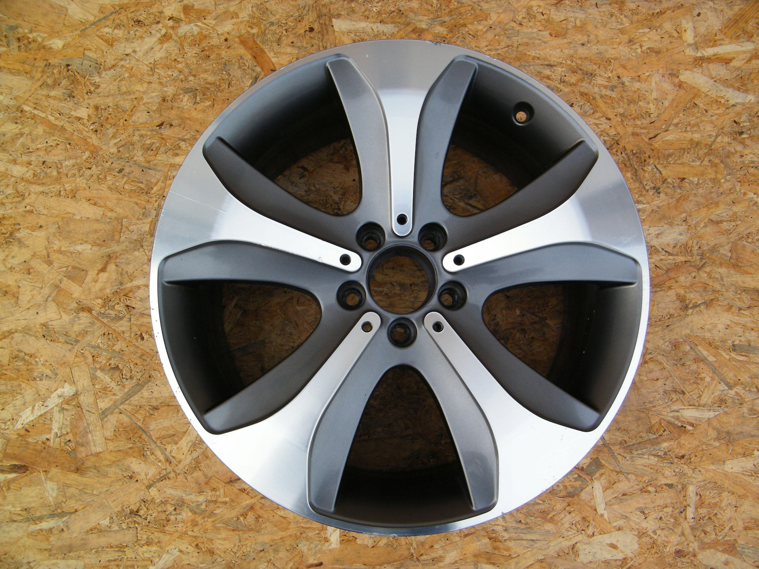 Mercedes S-klasa W222 felga 19 cali A2224012502