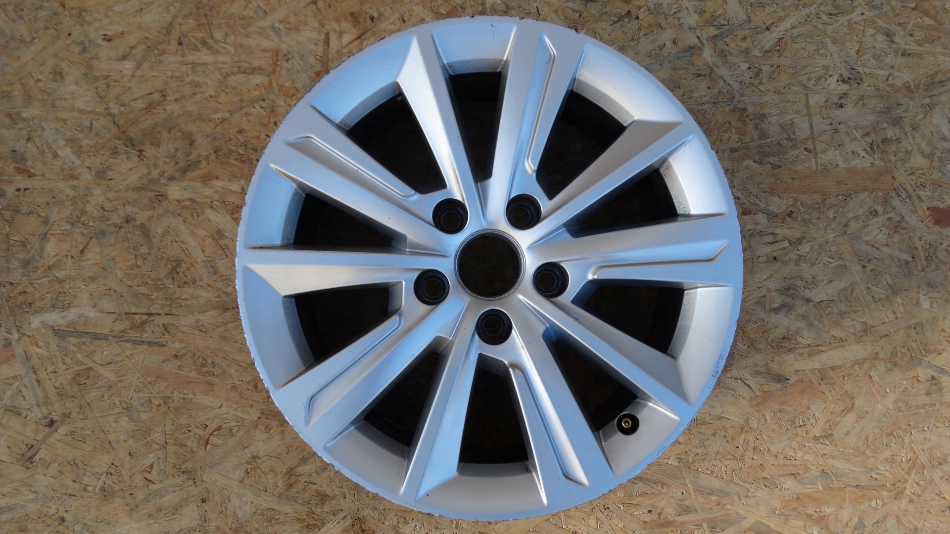 Seat Alhambra 7N5 felga 16 cali 7N5601025F