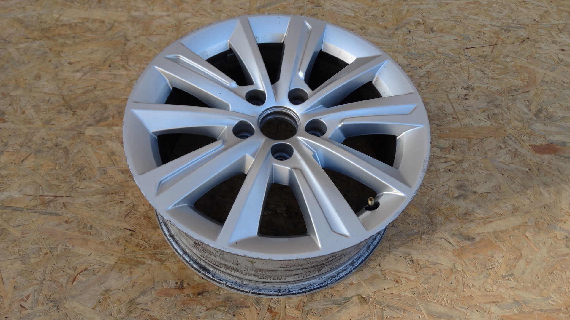 Second image of Seat Alhambra 7N5 felga 16 cali 7N5601025F