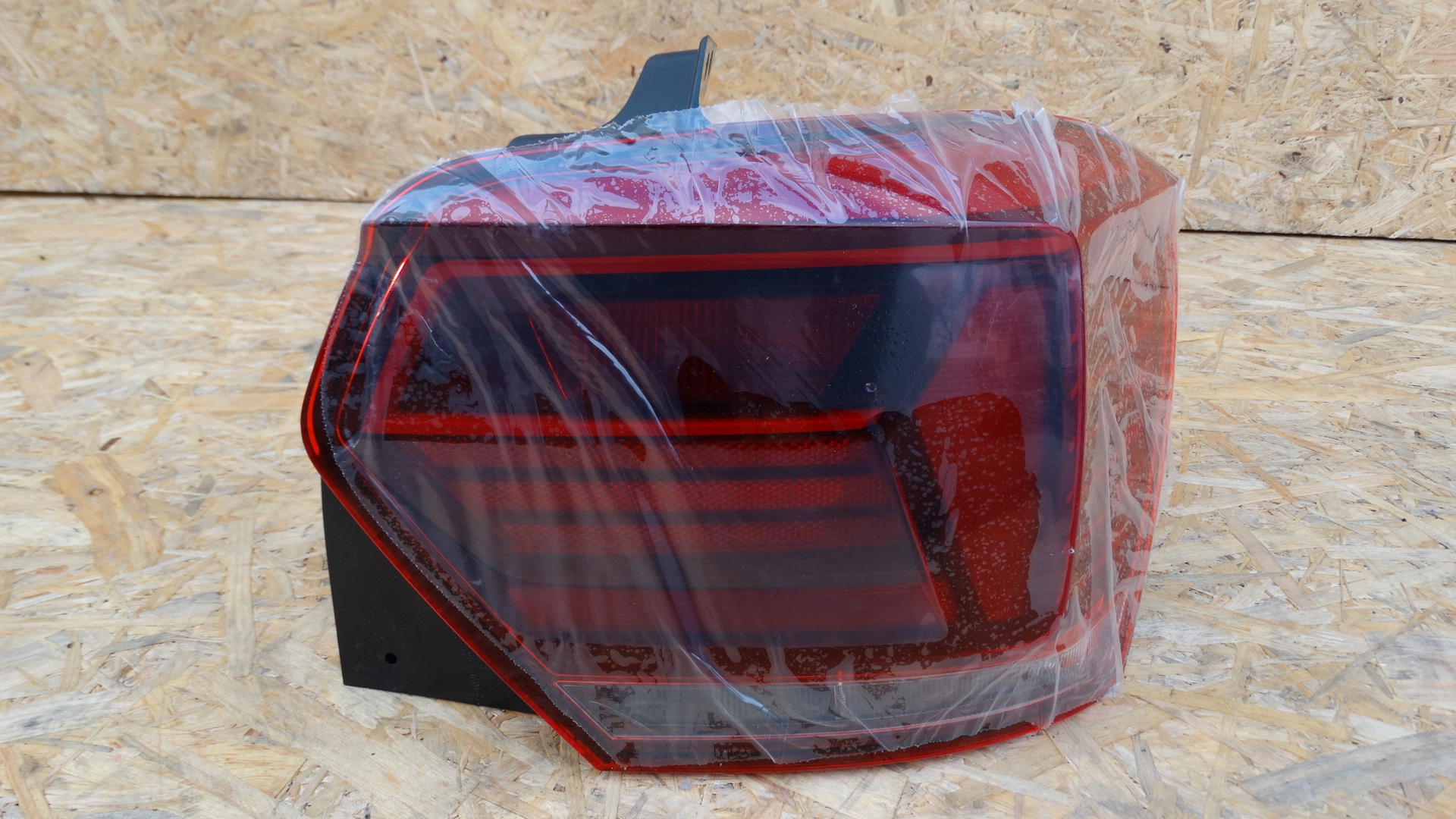 VW Polo VI 2G LED lampa prawa NOWA oryginalna