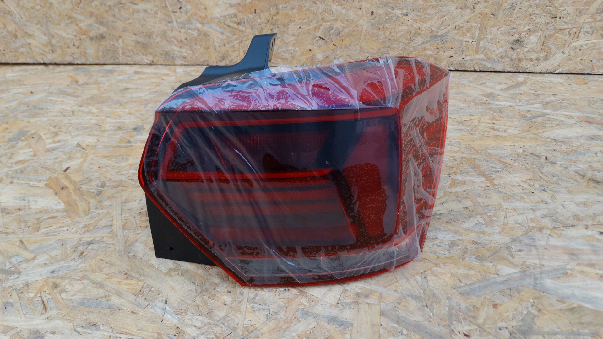 Second image of VW Polo VI 2G LED lampa prawa NOWA oryginalna