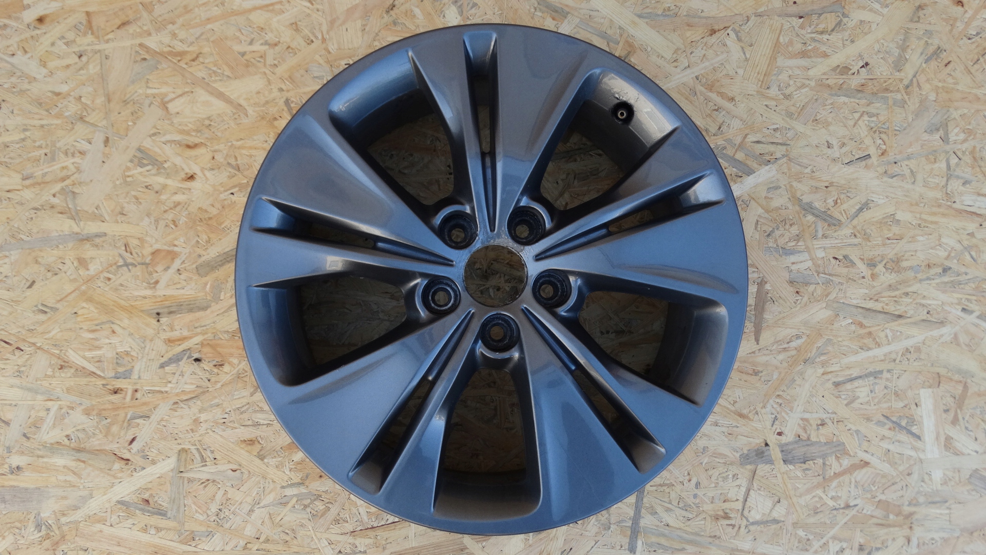 Citroen C4 Picasso II 17 cali oryginał 9677495177