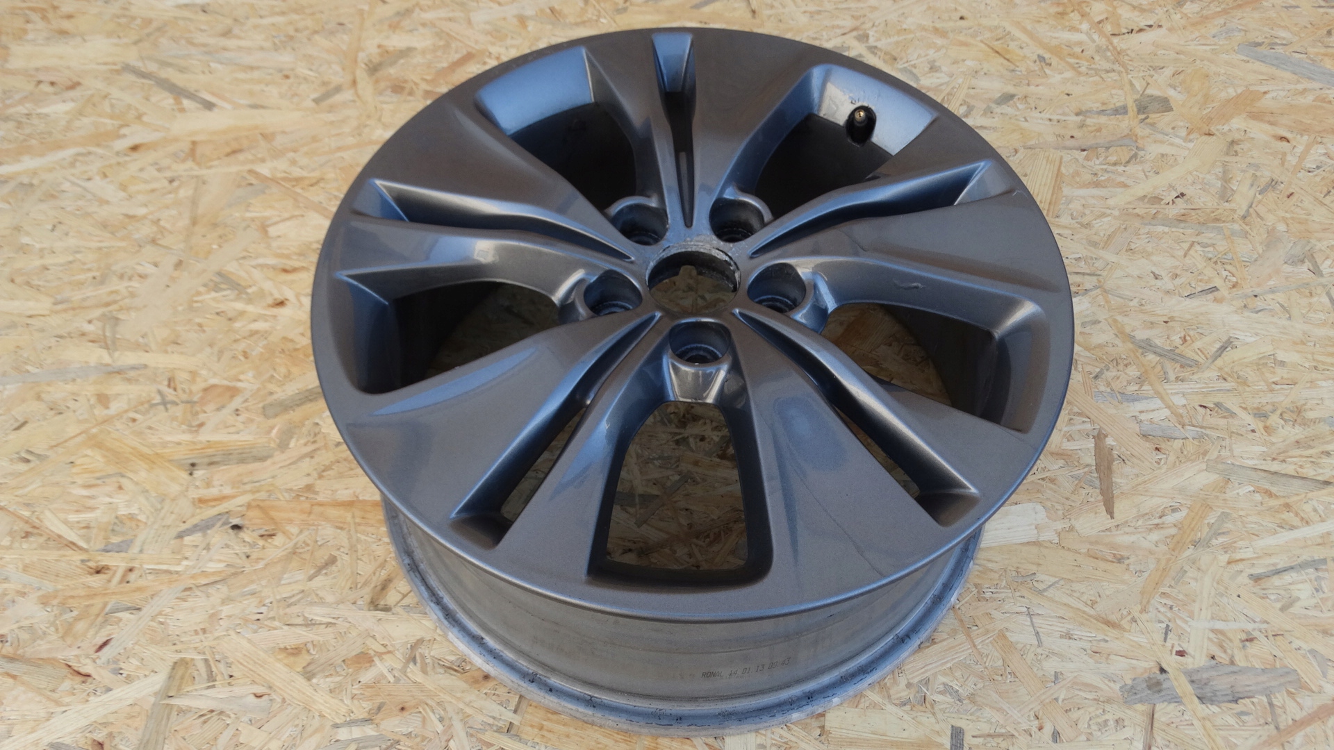 Second image of Citroen C4 Picasso II 17 cali oryginał 9677495177