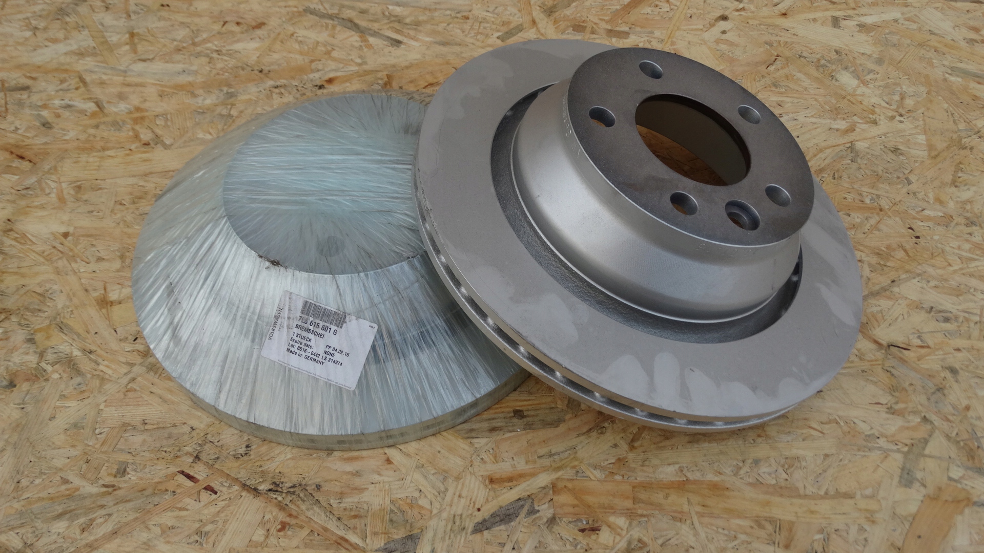 VW Touareg 7L6 03-10 T5 03-08 tarcze + szczęki tył