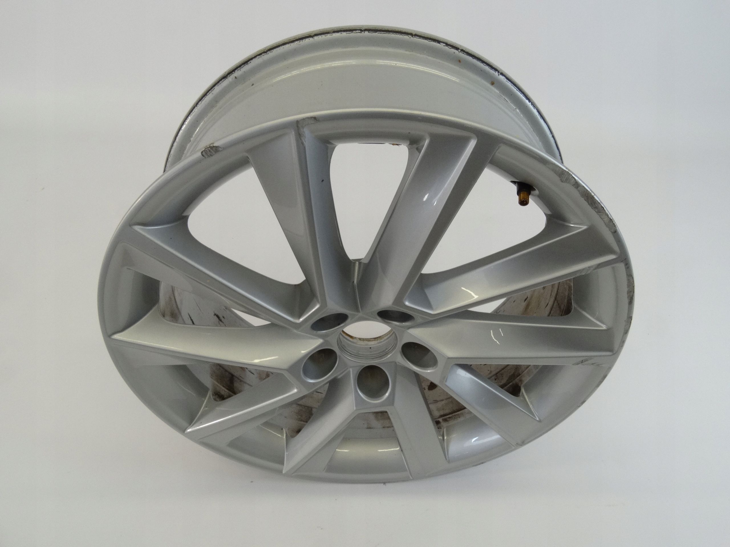 Second image of Skoda Scala Kamiq felga 17 cali 657601025D