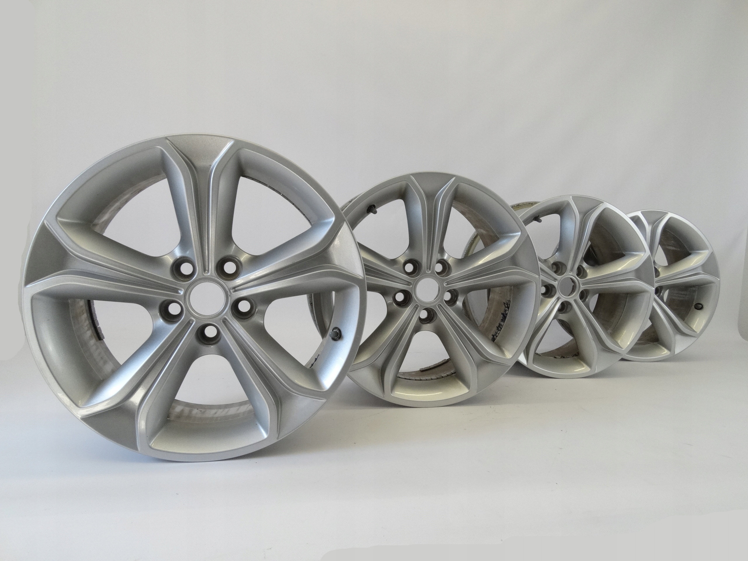 Second image of Land Rover Discovery Sport komplet felg 17 cali