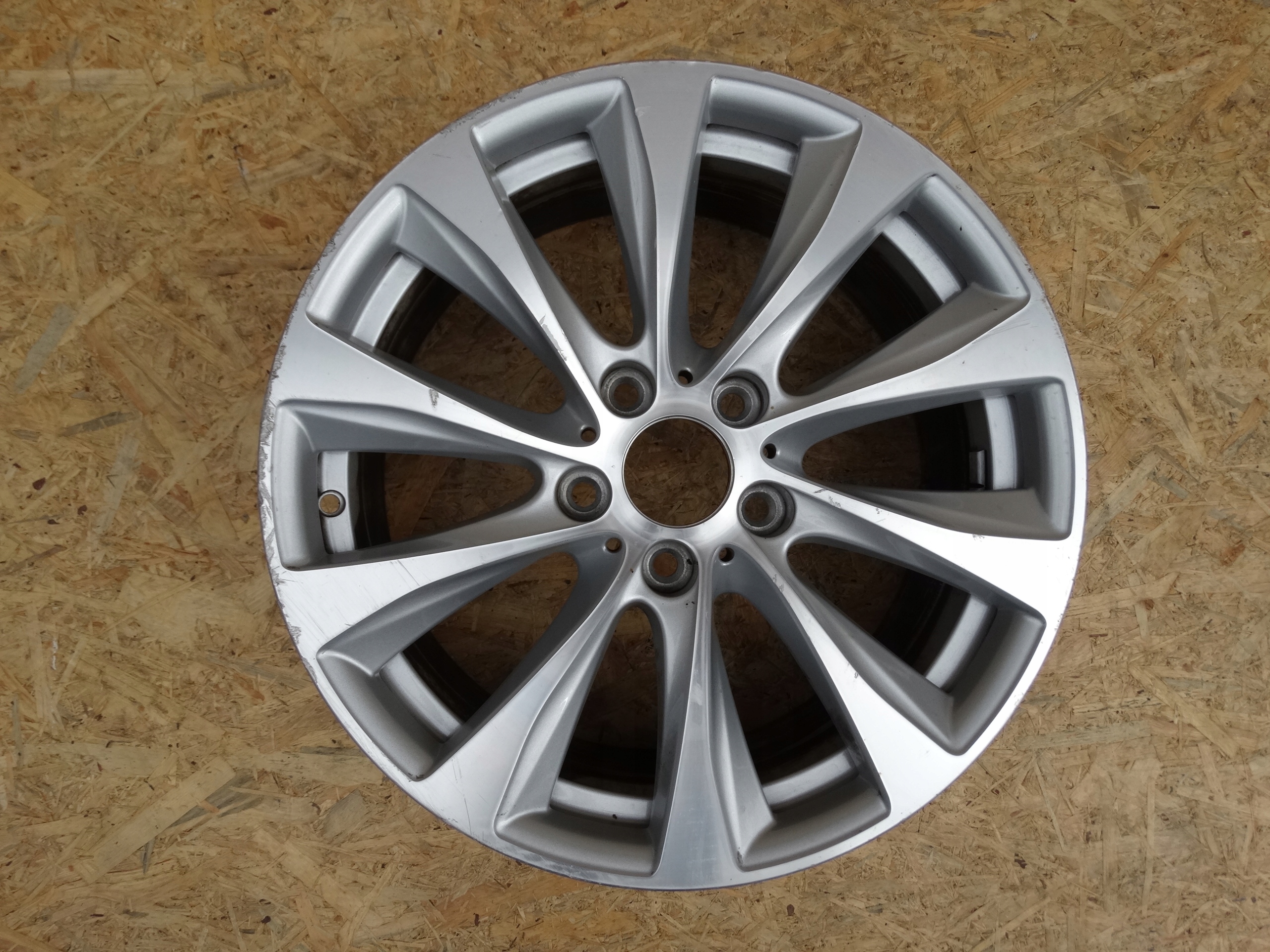 Second image of BMW F20 F21 F23 felga 18 cali 6869800 oryginalna