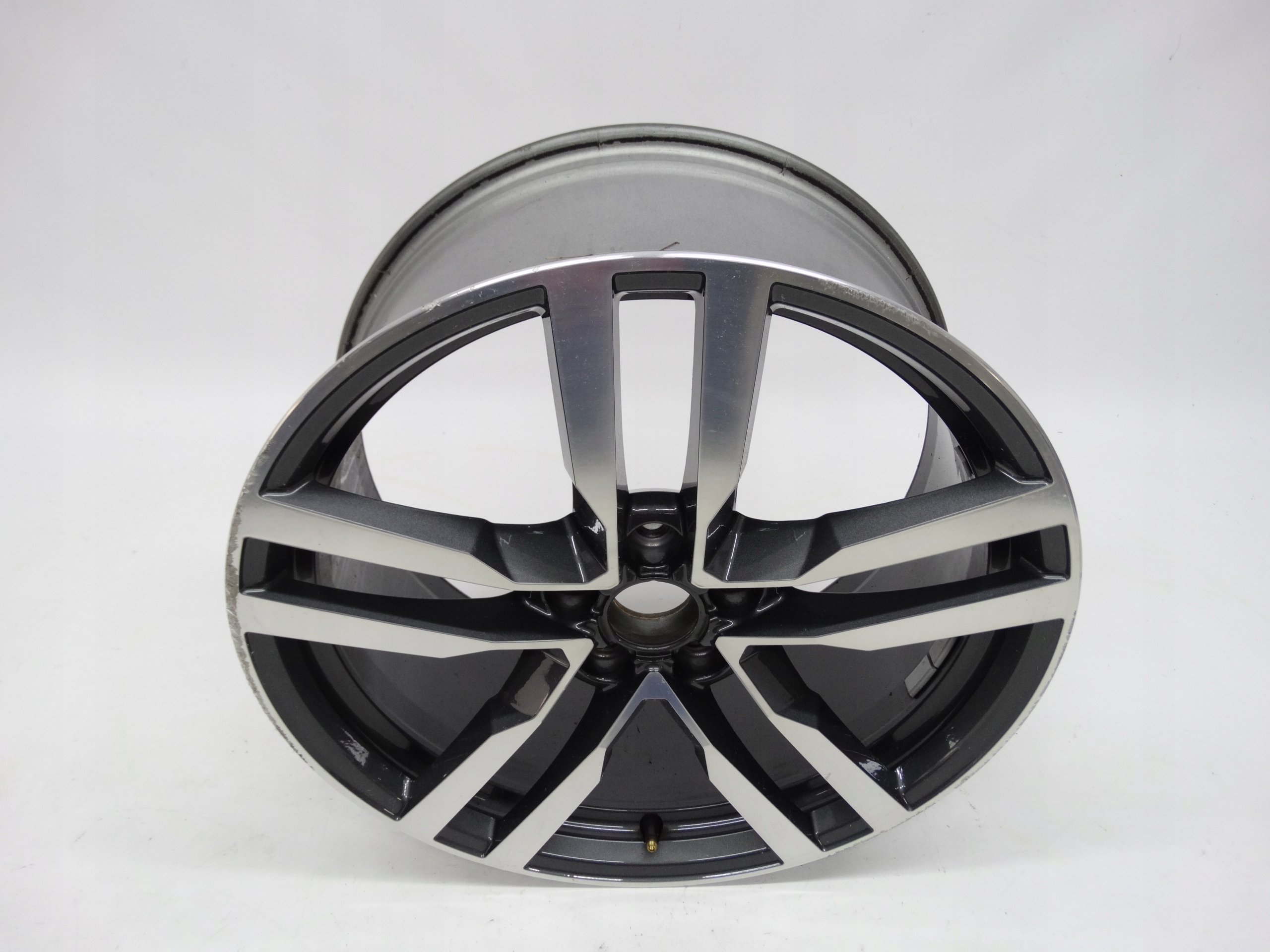 Second image of Audi TT III 8S TTS felga 19 cali 8S0601025F oryginalna