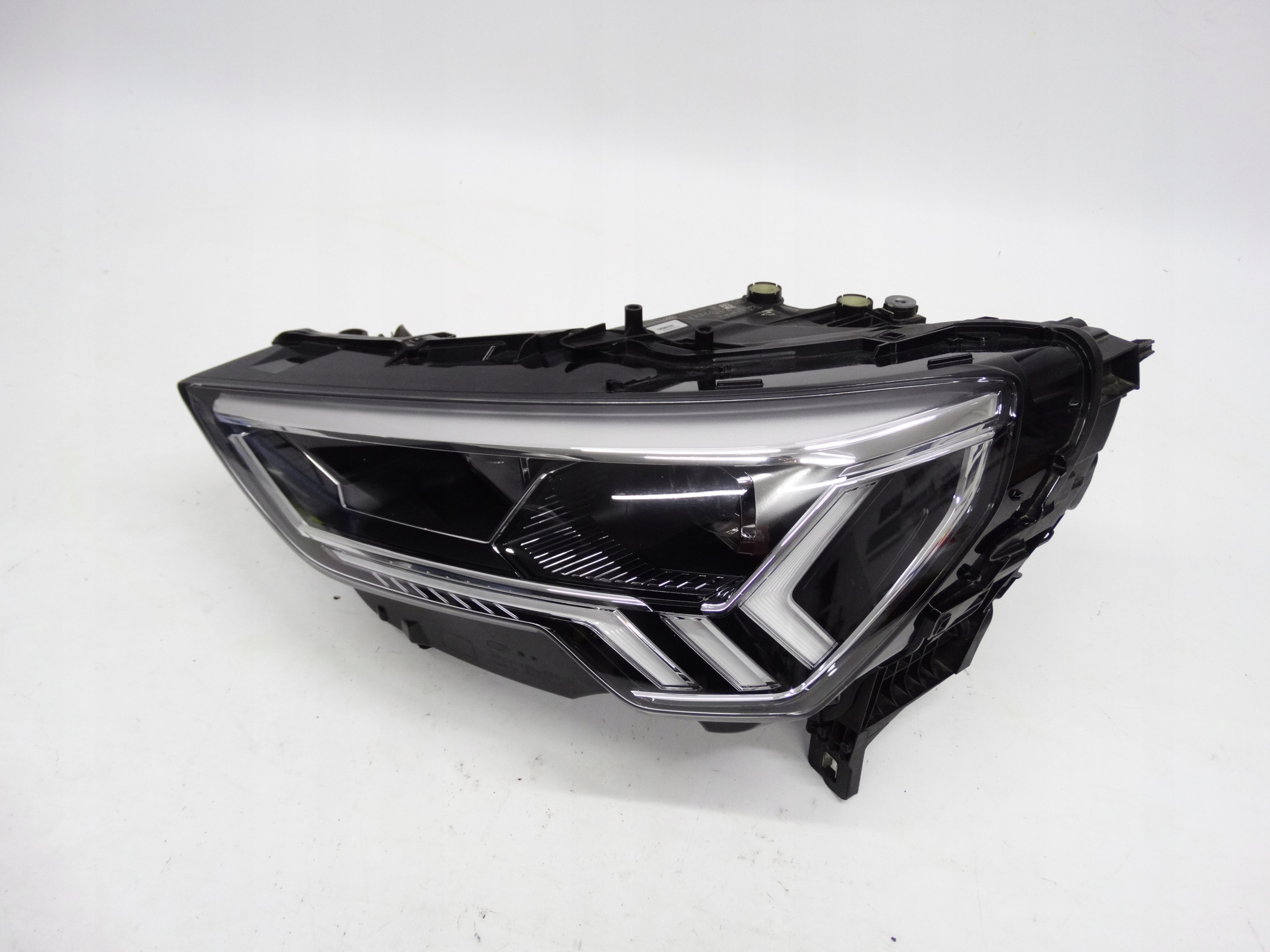 Second image of Audi Q3 II 83A 2018-2025 lampa lewa Full LED 83A941033 oryginalna