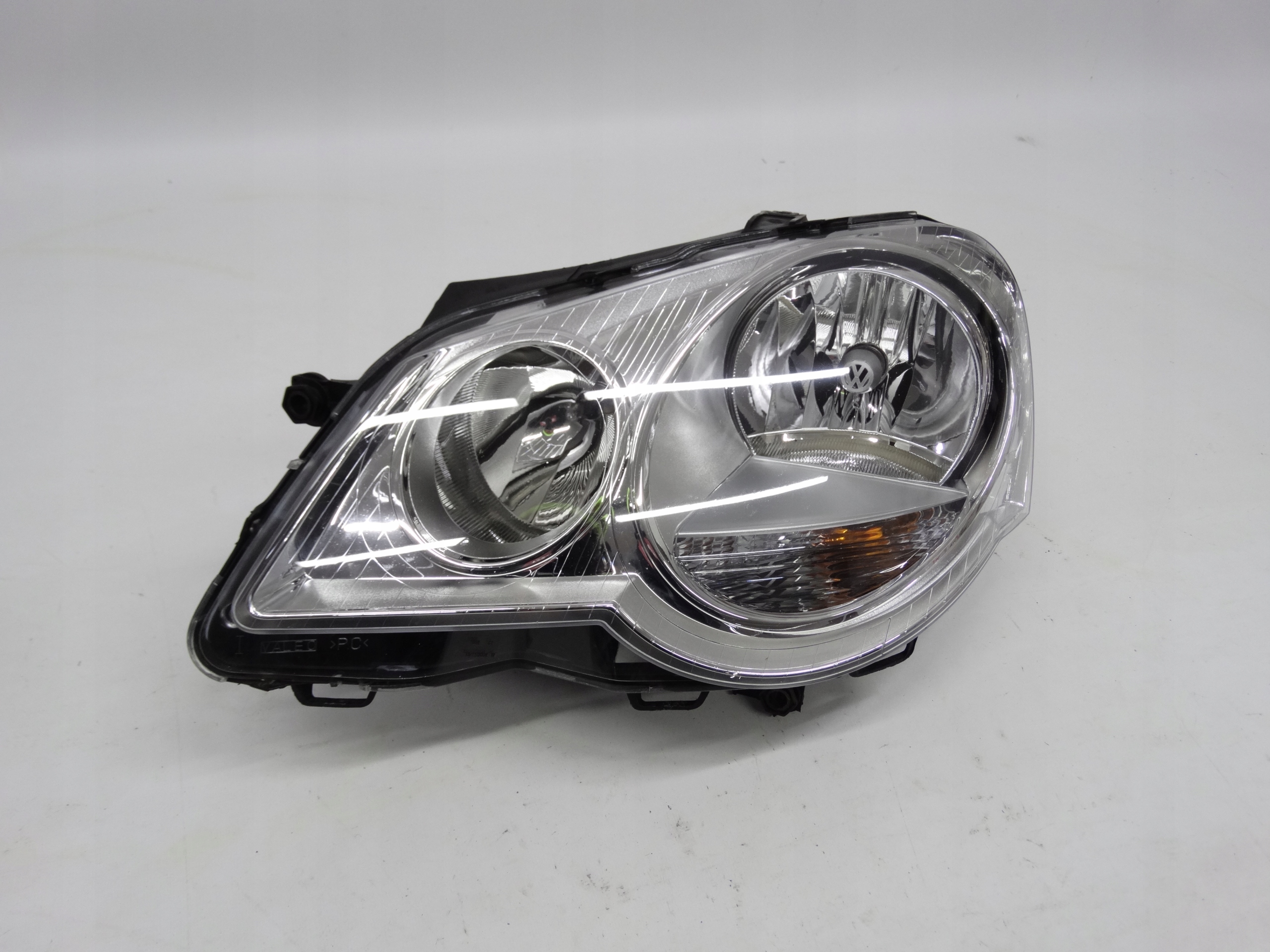 Second image of VW Polo IV Lift 6Q 2005-2009 lampa lewa zwykła 6Q1941007AT oryginalna