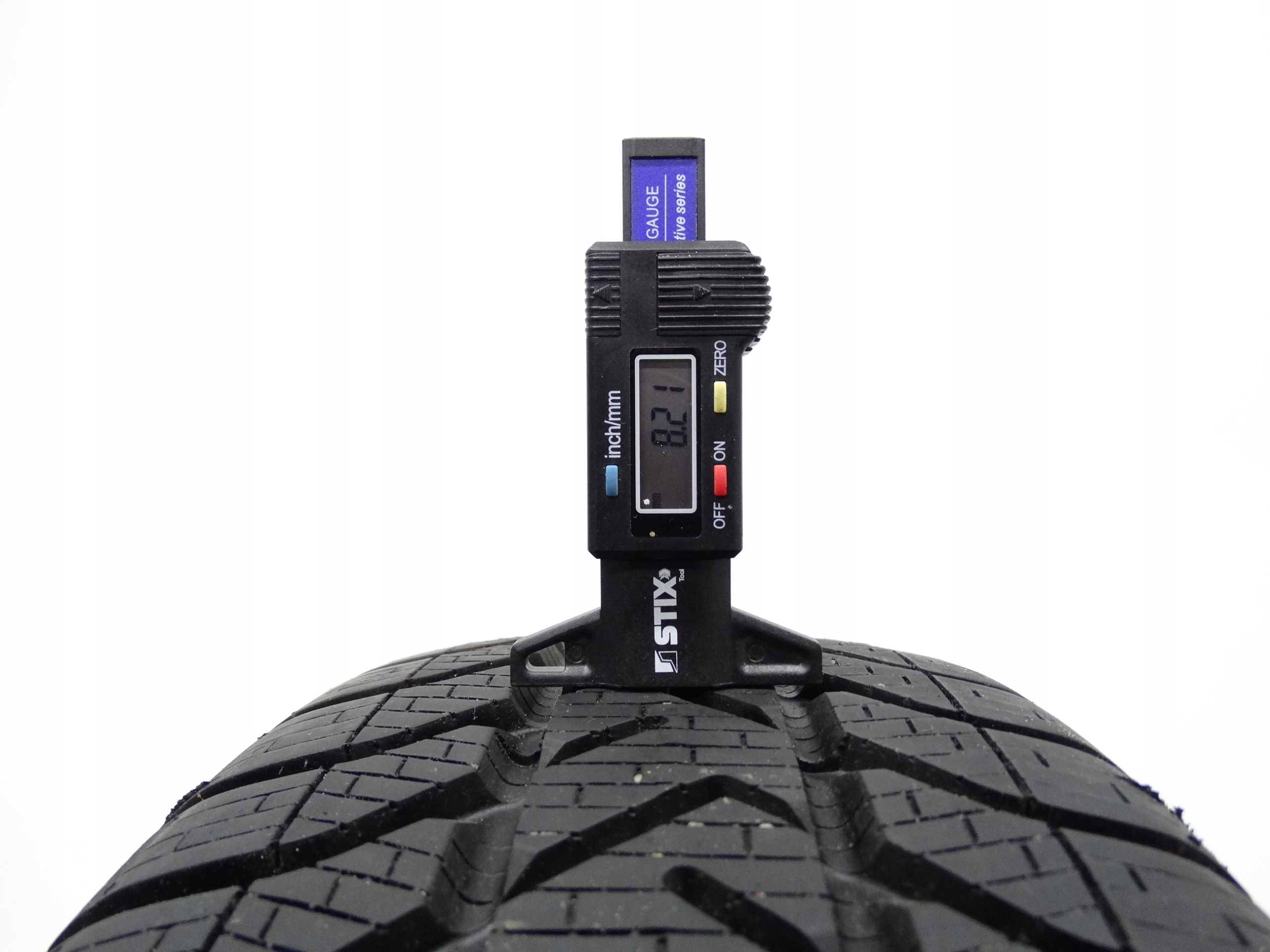 Second image of Pirelli SnowControl Serie 3 195/55/17 8,2mm 2021