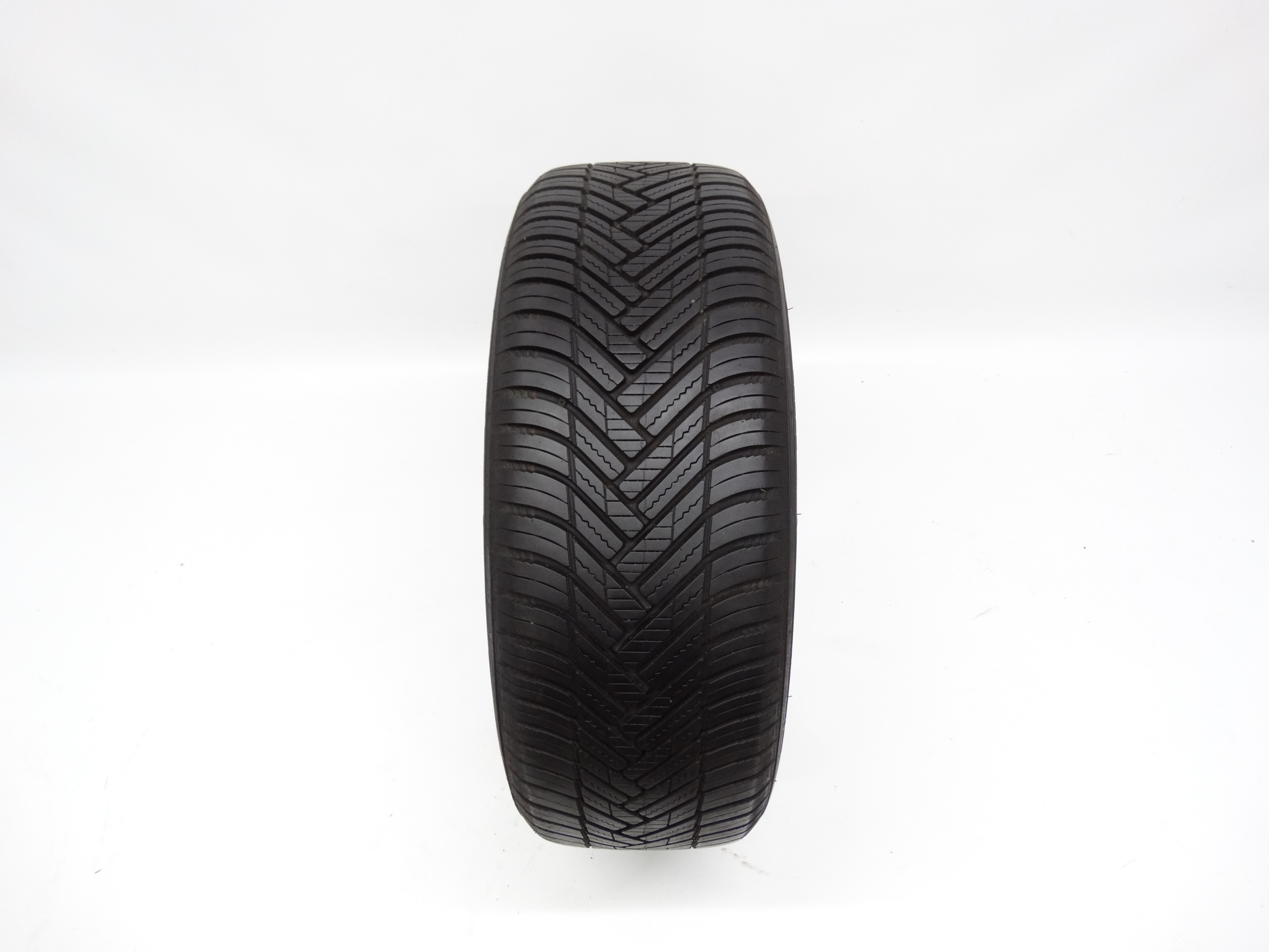 Second image of Hankook Kinergy 4S 2 215/55 R17 98W 7,3mm 2021