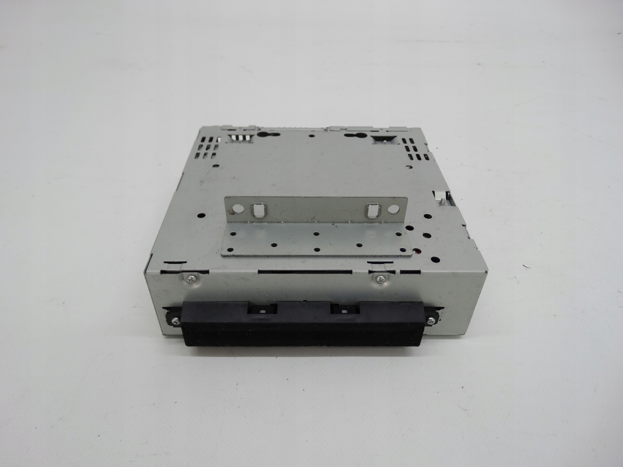 Second image of Aston Martin DB9 Virage Vantage odtwarzacz CD radio 31285449