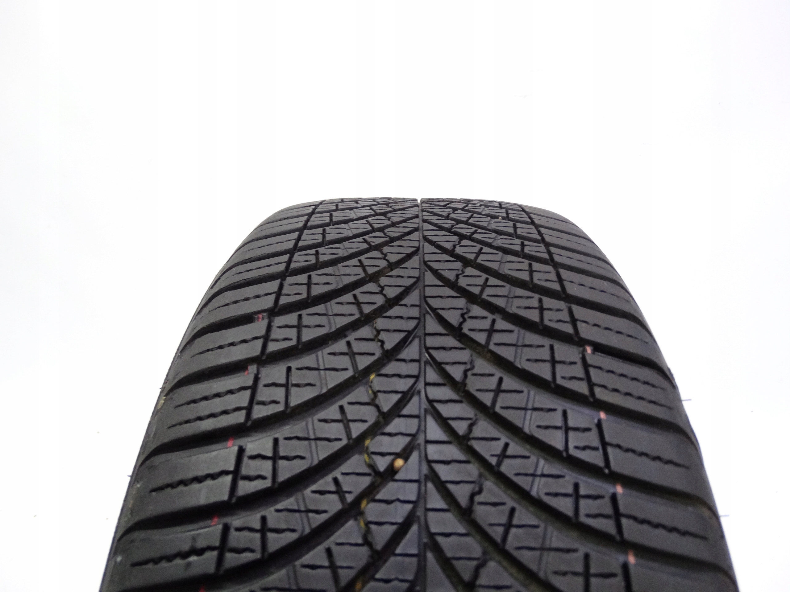 Second image of Goodyear Vector 4Seasons 225/45 R17 94W XL 6,5mm 2024