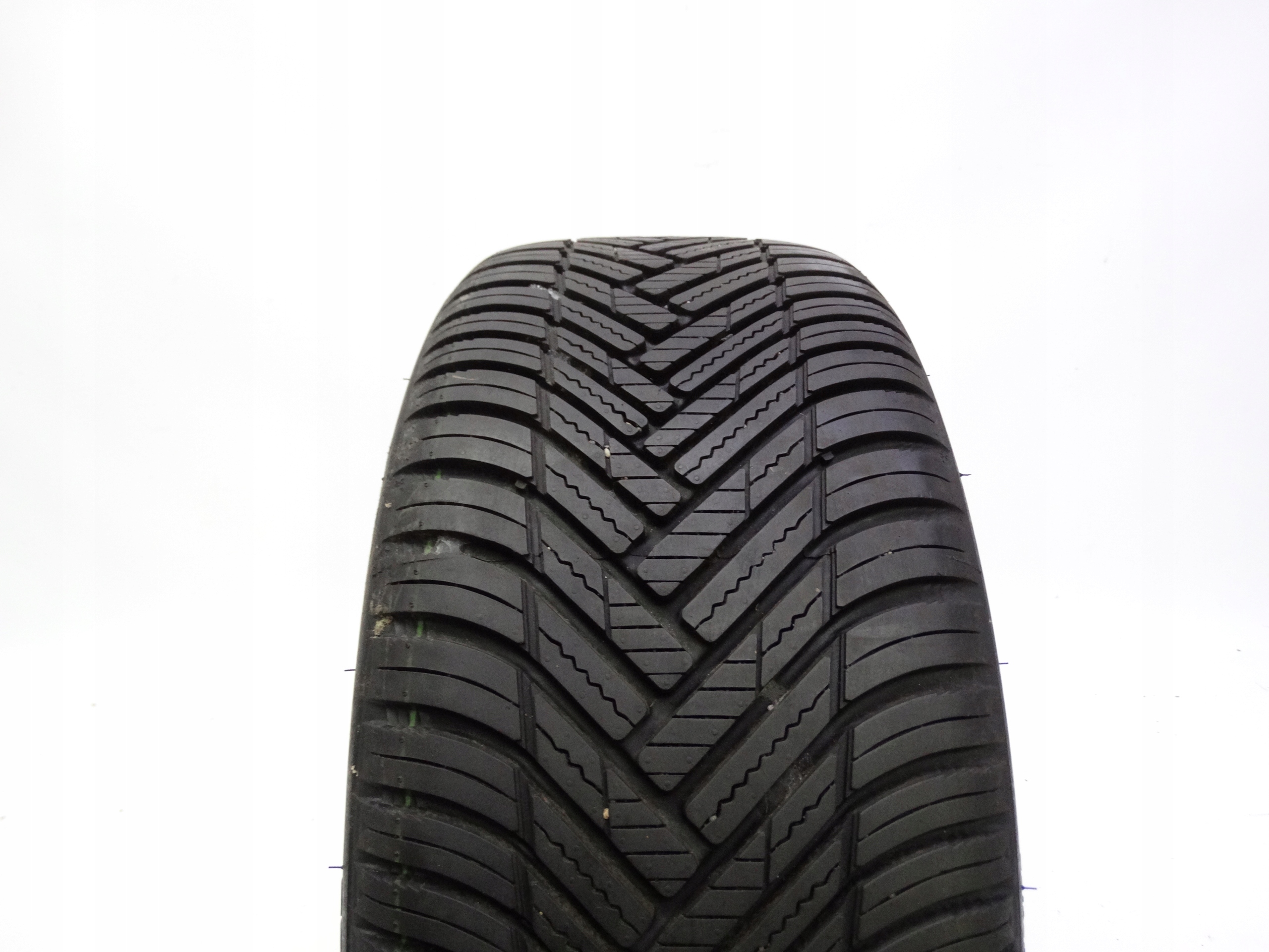 Second image of Hankook Kinergy 4S2 4-Seasons 215/40 R17 87V XL 7,3mm 2022
