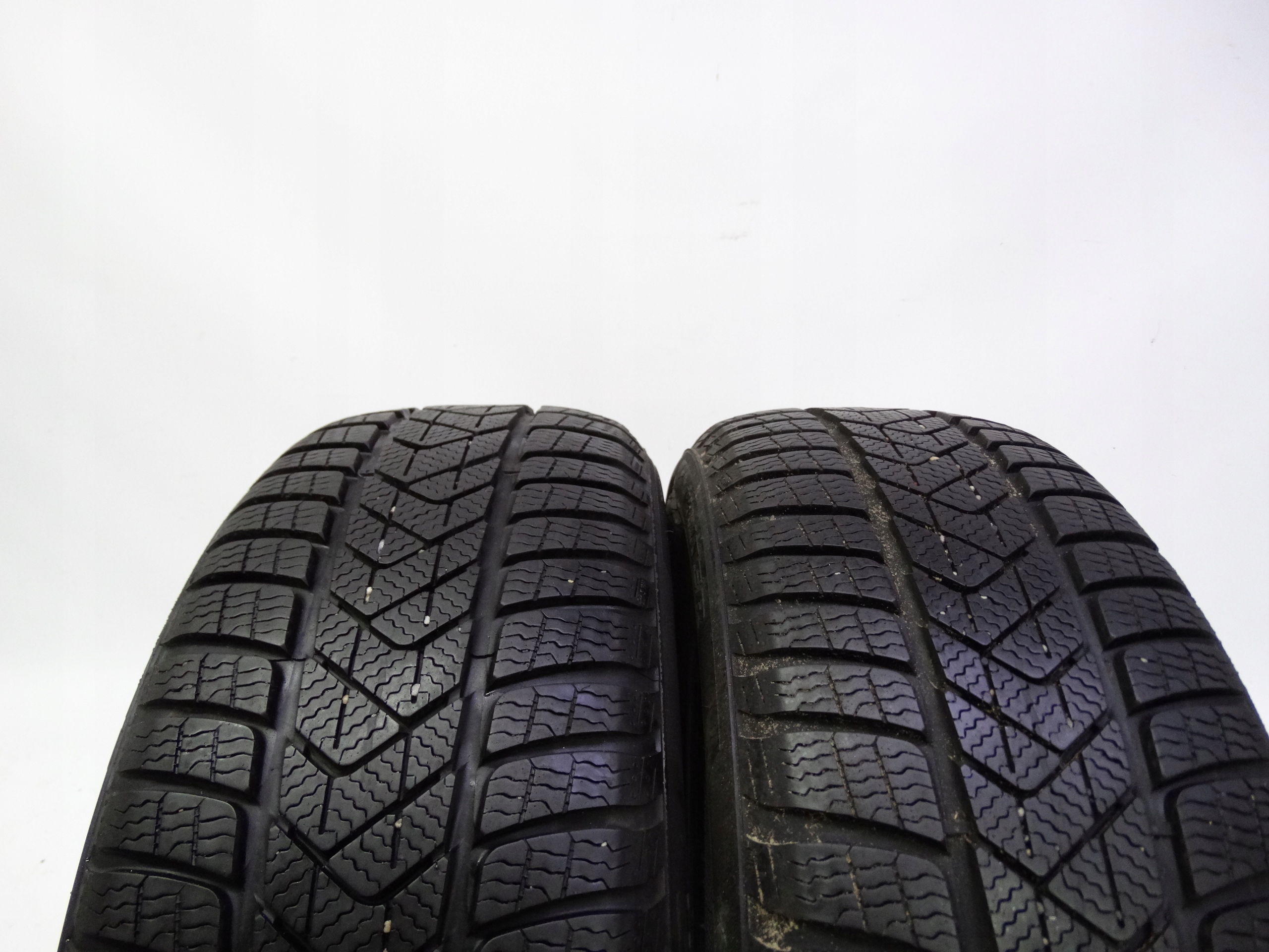 Second image of Pirelli Sottozero 3 205/50 R17 93H XL 6,2mm 2020