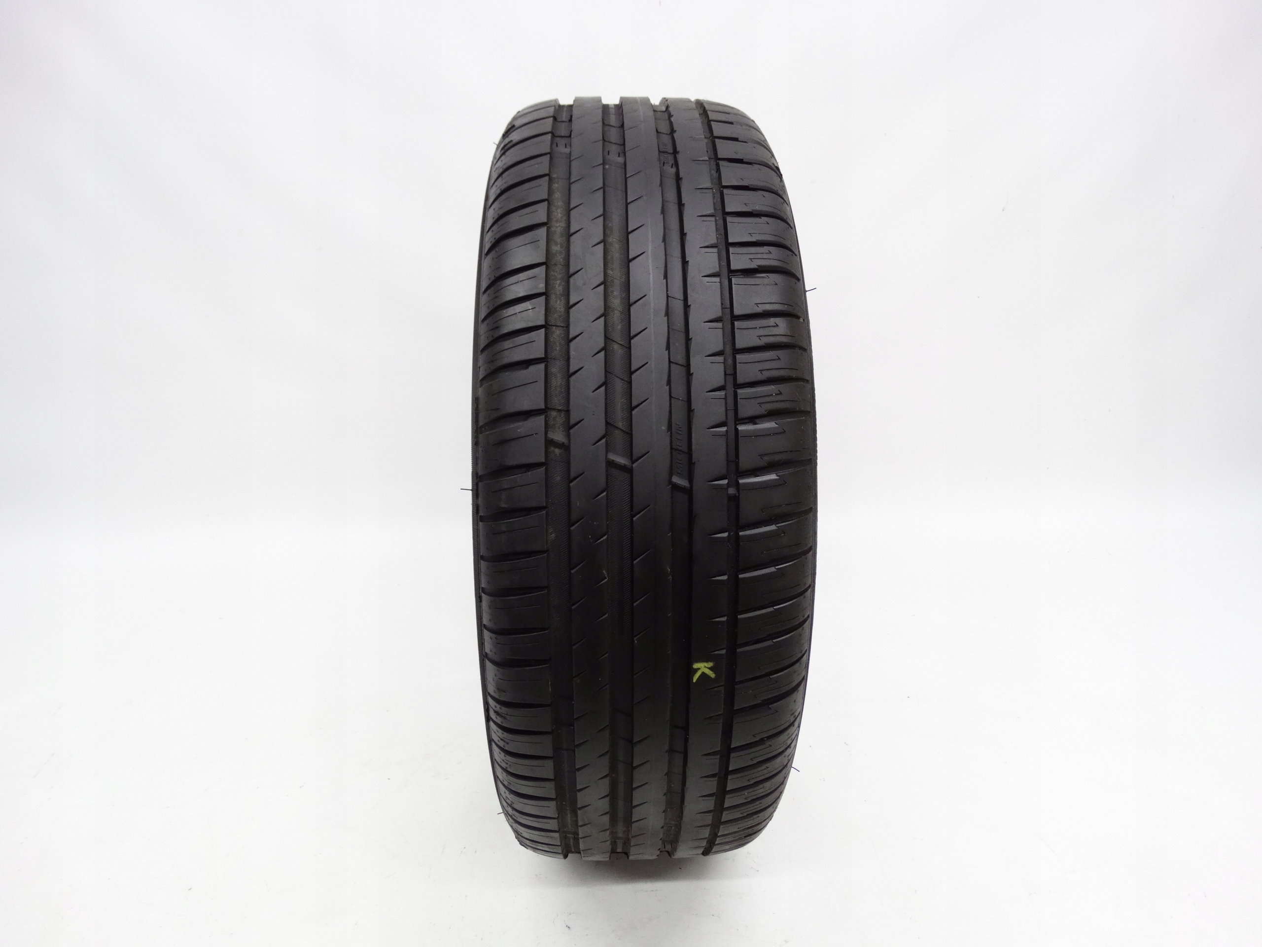 Second image of Michelin Pilot Sport 4 SUV 235/60 R18 107V XL 6,5mm 2024