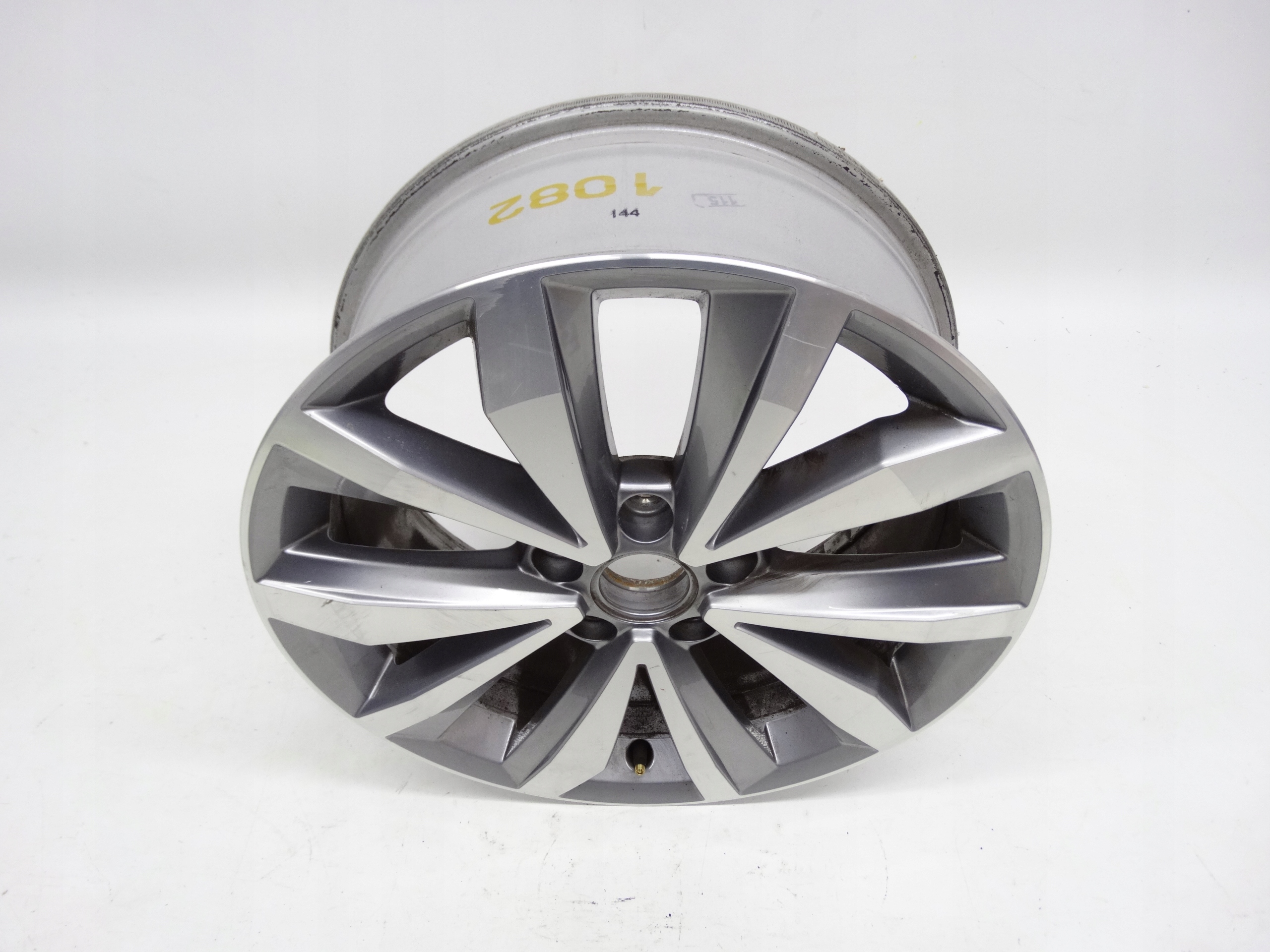 Second image of VW T-Roc 2GA felga 17 cali 2GA601025B 2GA601025P 2GA601025N oryginalna