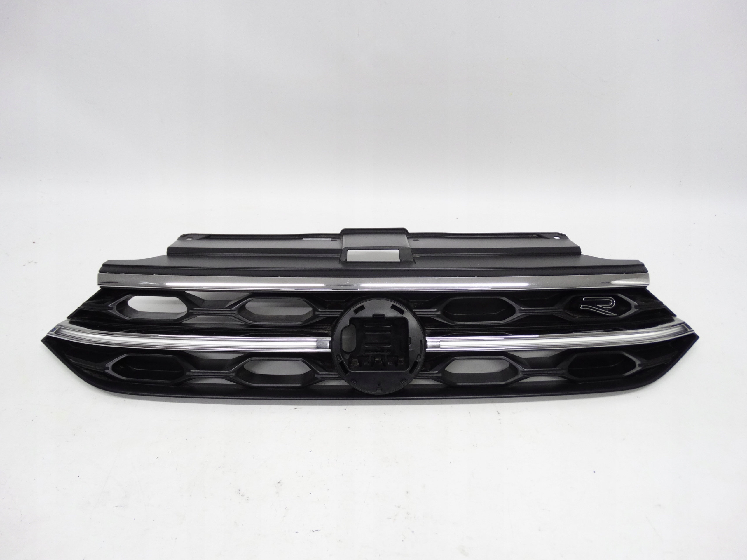 Second image of VW T-Roc R-line Lift 2021-2025 LED grill atrapa 2GA853651AA oryginalna
