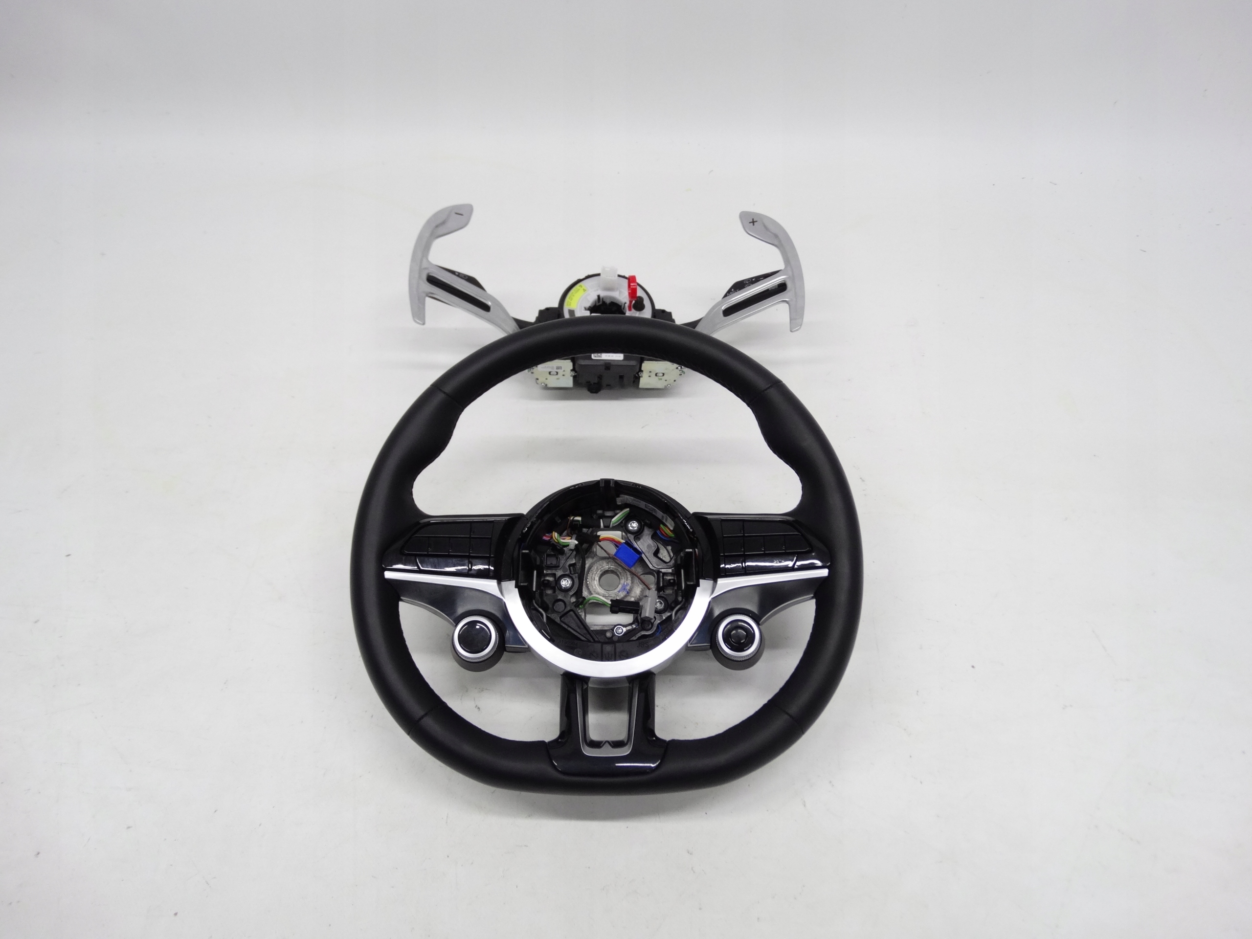 Second image of Maserati Grecale M182 2022+ kierownica łopatki kombajn 6702646990 oryginał