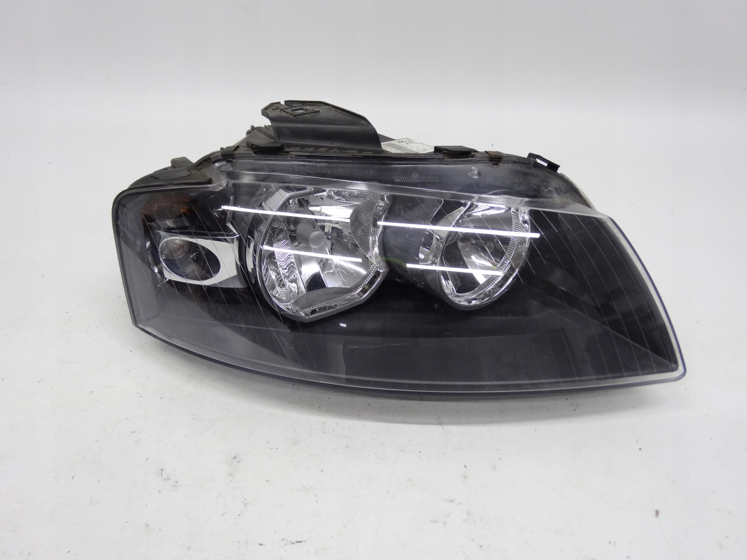 Second image of Audi A3 8P 2003-2008 lampa prawa zwykła 8P0941004K oryginalna