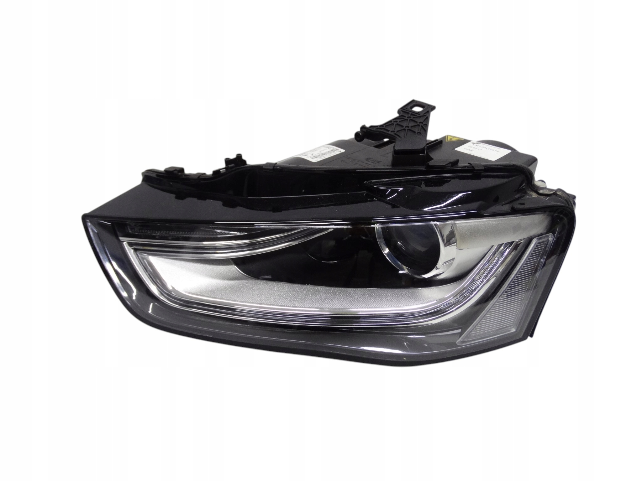 Audi A4 B8 Lift 2011-2015 lampa lewa Bi-Xenon LED nieskrętny 8K0941043C