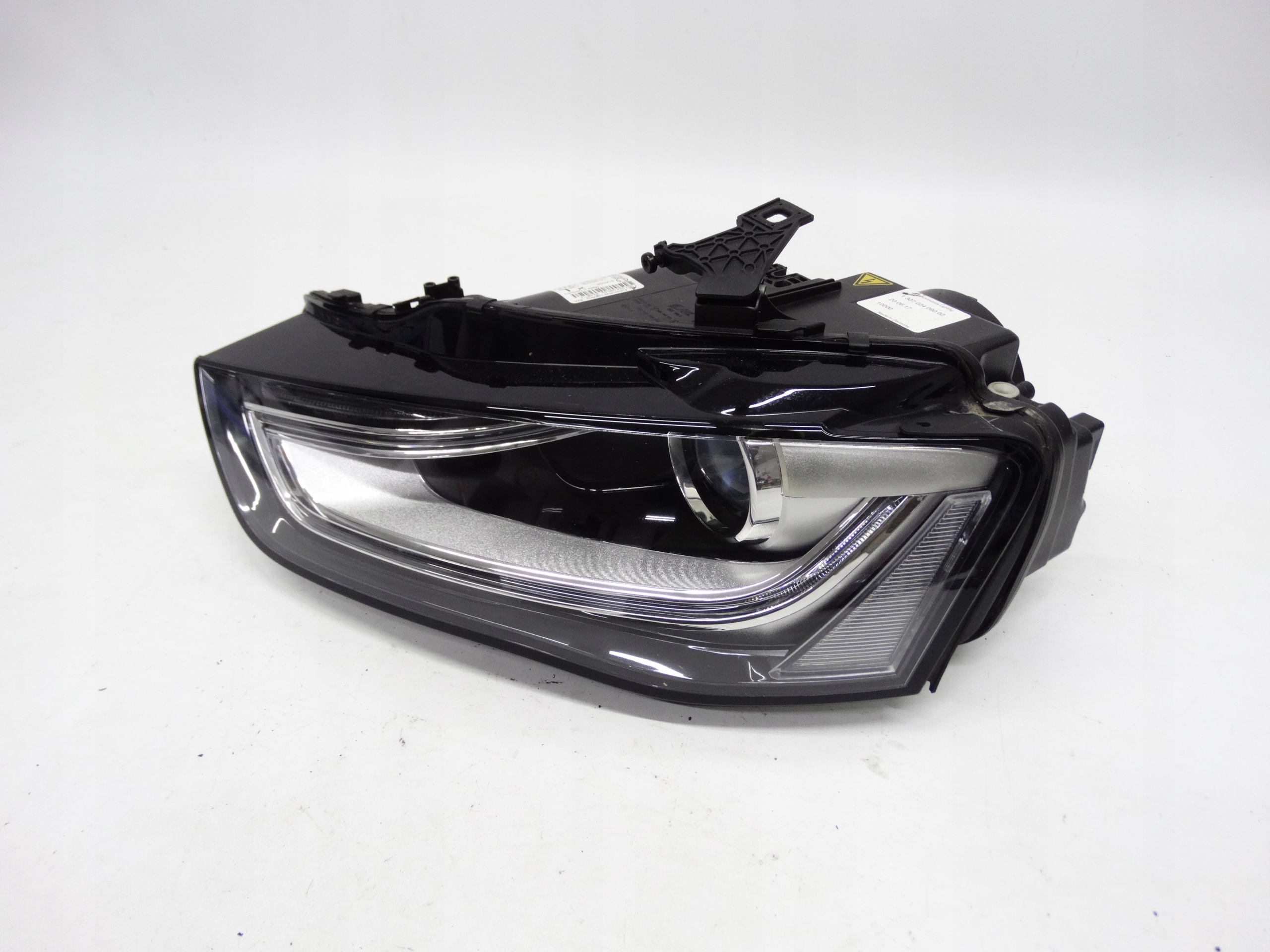 Second image of Audi A4 B8 Lift 2011-2015 lampa lewa Bi-Xenon LED nieskrętny 8K0941043C