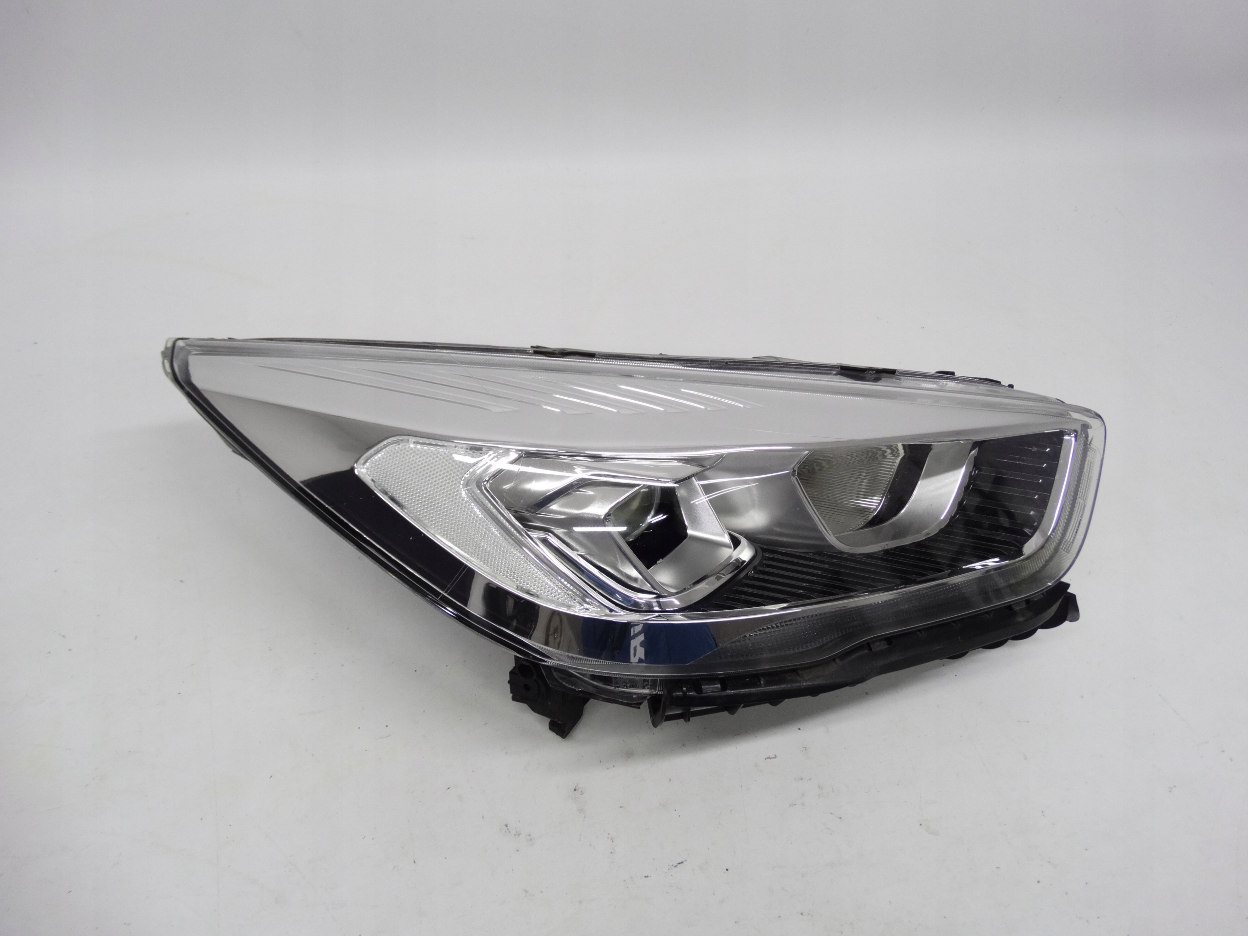 Second image of Ford Kuga Mk2 Lift 2016-2019 lampa prawa soczewka GV41-13W029-CG oryginalna
