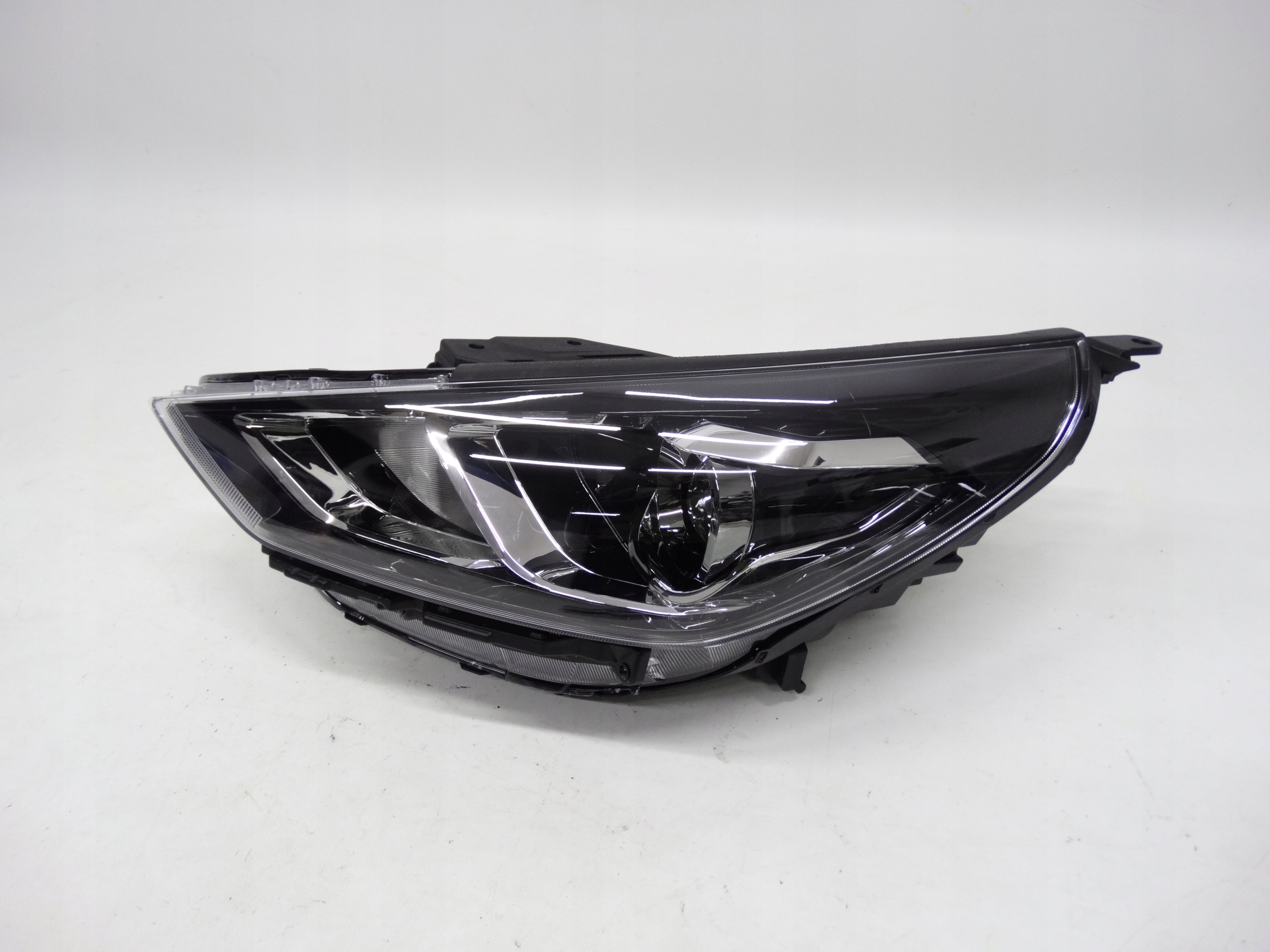 Second image of Hyundai i30 III Lift 2020+ lampa lewa zwykła soczewka 92101G4500 oryginalna