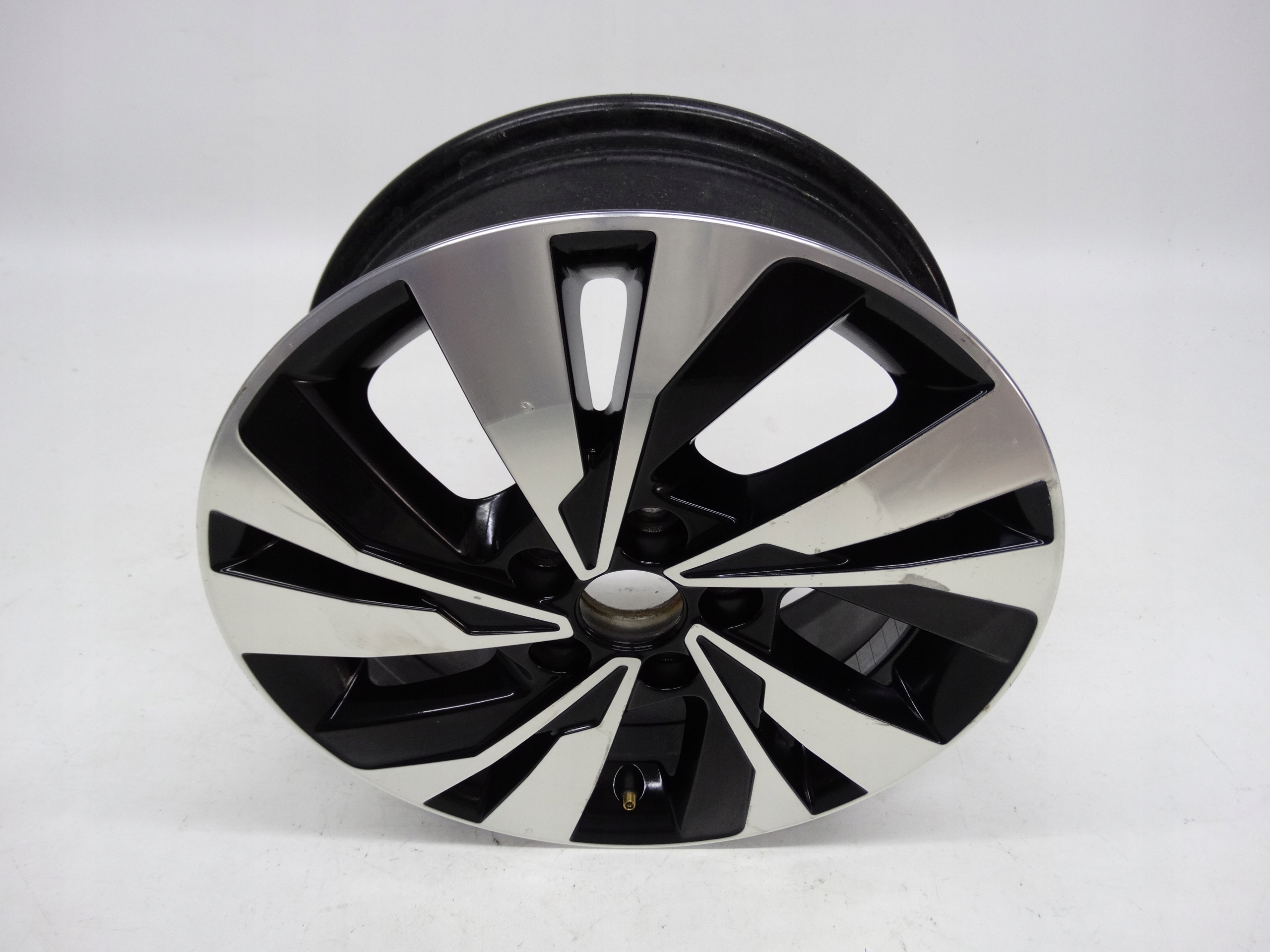 Second image of VW Polo VI 2G felga 15 cali 2G0601025D oryginalna