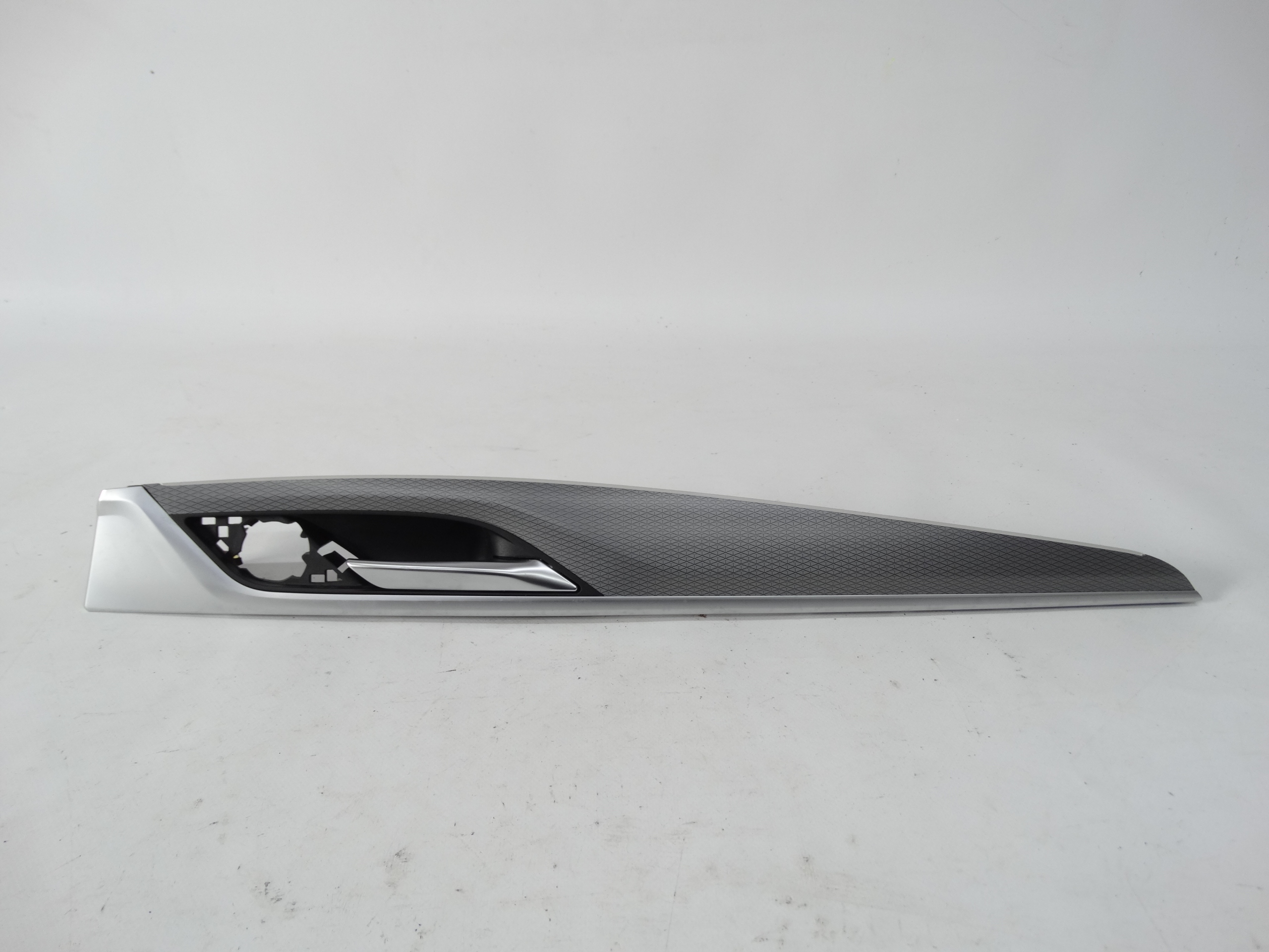 Second image of BMW 5 G30 G31 18-23 dekor drzwi prawych tylnych 7418154 Alu Rhombicle