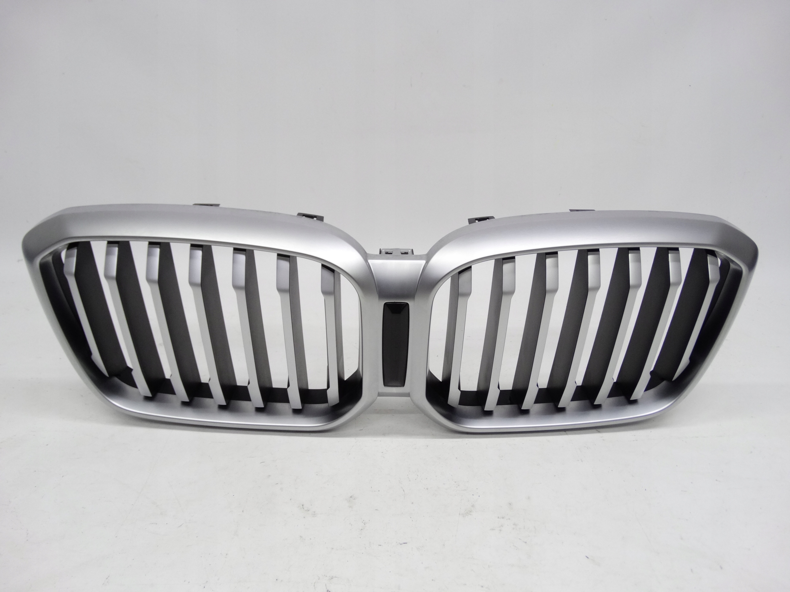 Second image of BMW X3 G01 Lift LCI 2021-2024 grill nerki satyna oryginalne 9881906