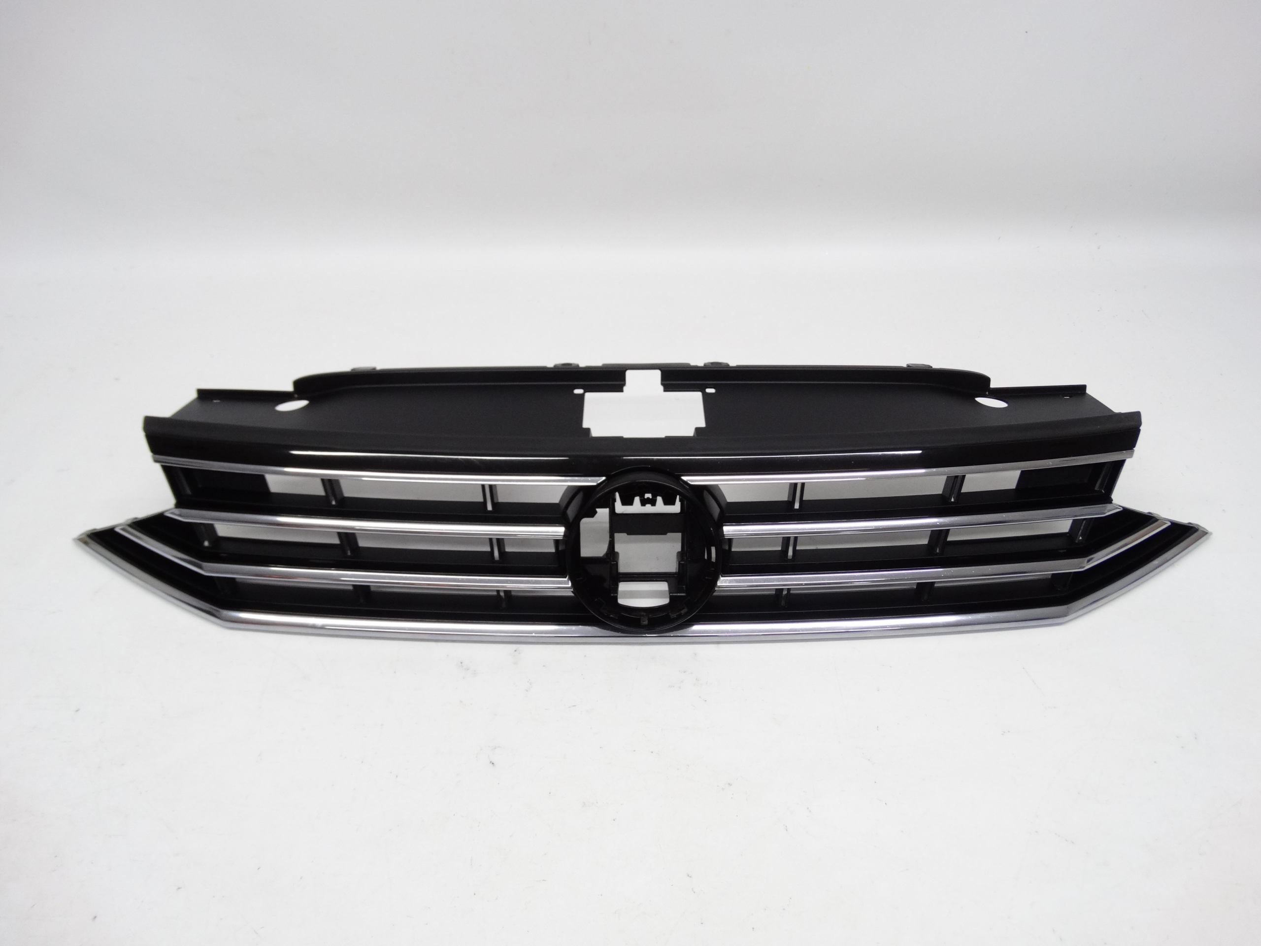 Second image of VW Passat B8 Lift 2019-2023 grill atrapa 3G0853653N oryginalna