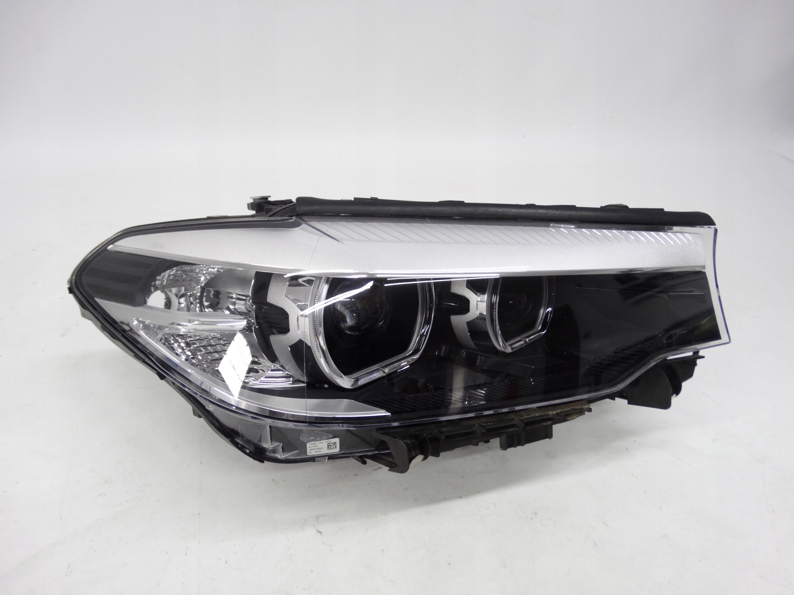 Second image of BMW 5 G30 G31 2017-2020 lampa prawa Full LED 7439200 oryginalna