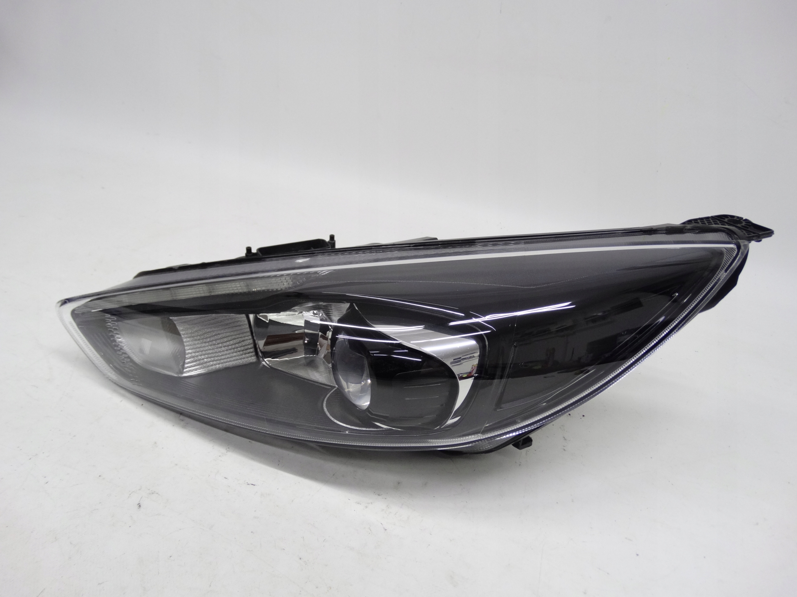 Second image of Ford Focus Mk3 Lift 14-18 lampa lewa Bi-Xenon skrętny + LED F1EB-13D155-CD