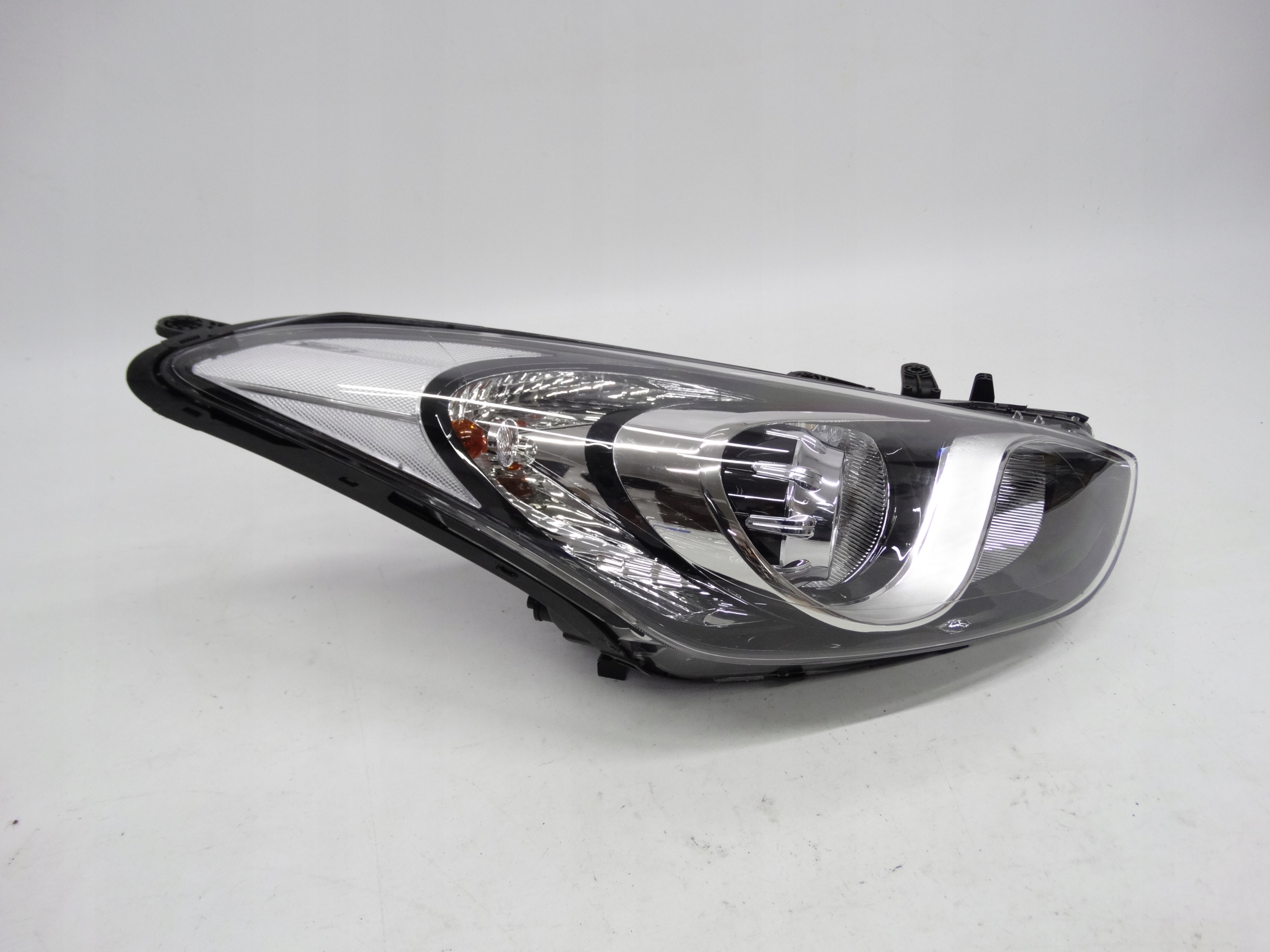 Second image of Hyundai i30 II 2011-2017 lampa prawa zwykła 92102-A6000 oryginalna