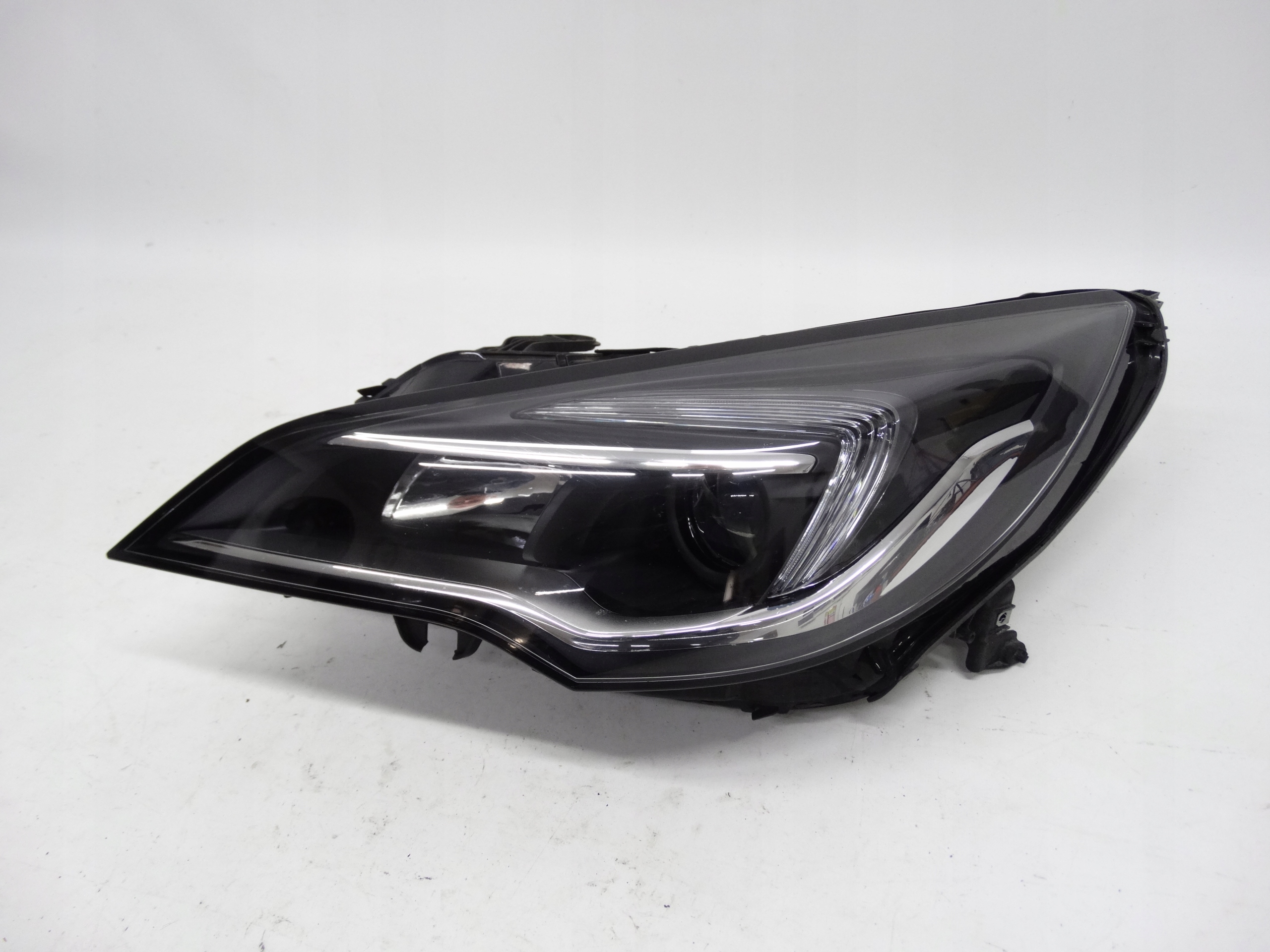 Second image of Opel Astra K V 2015-2022 lampa lewa zwykła 39047198 oryginalna