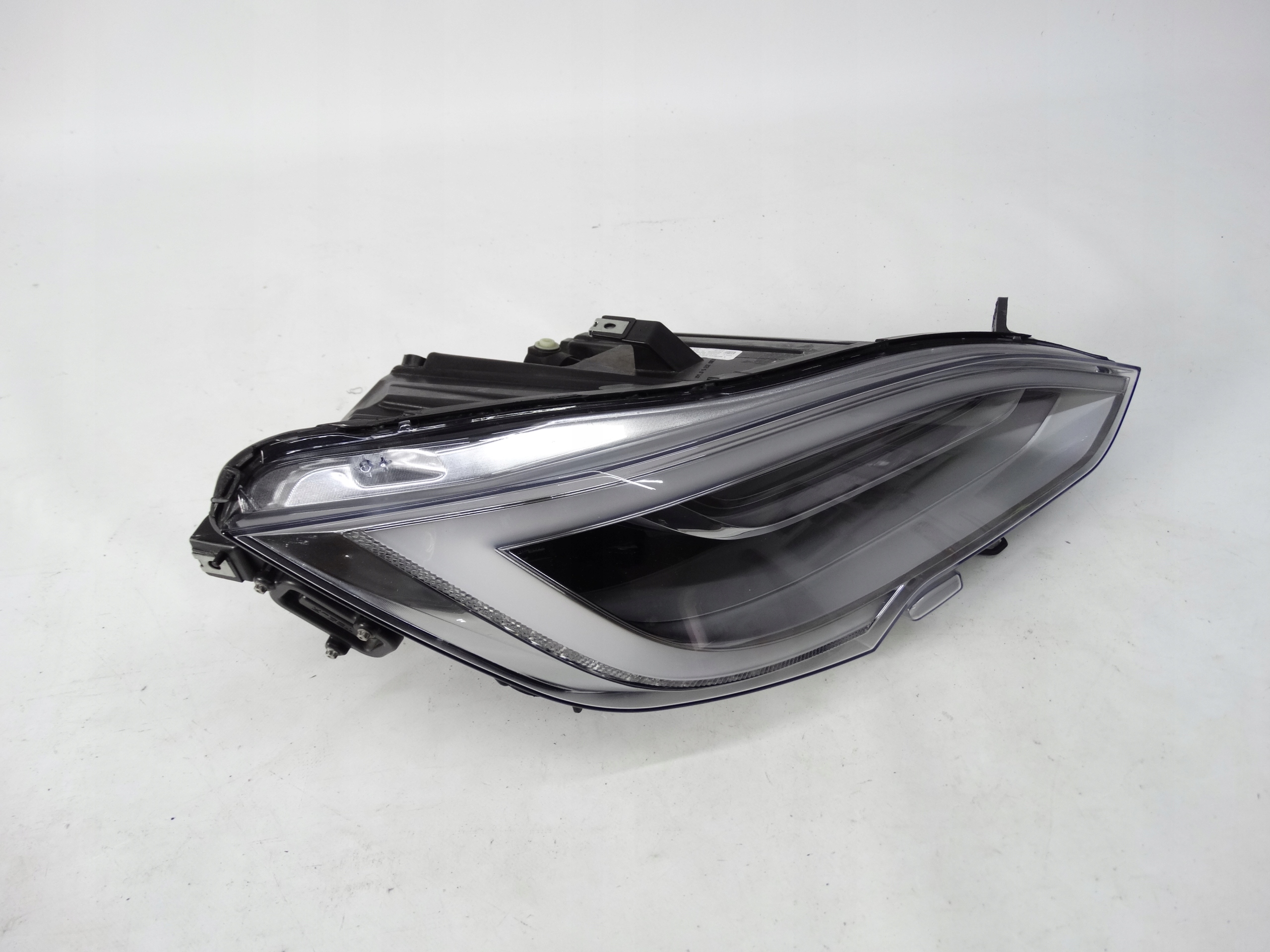 Second image of Tesla Model S Lift 2016+ lampa prawa Full LED 1053575-00-E oryginalna